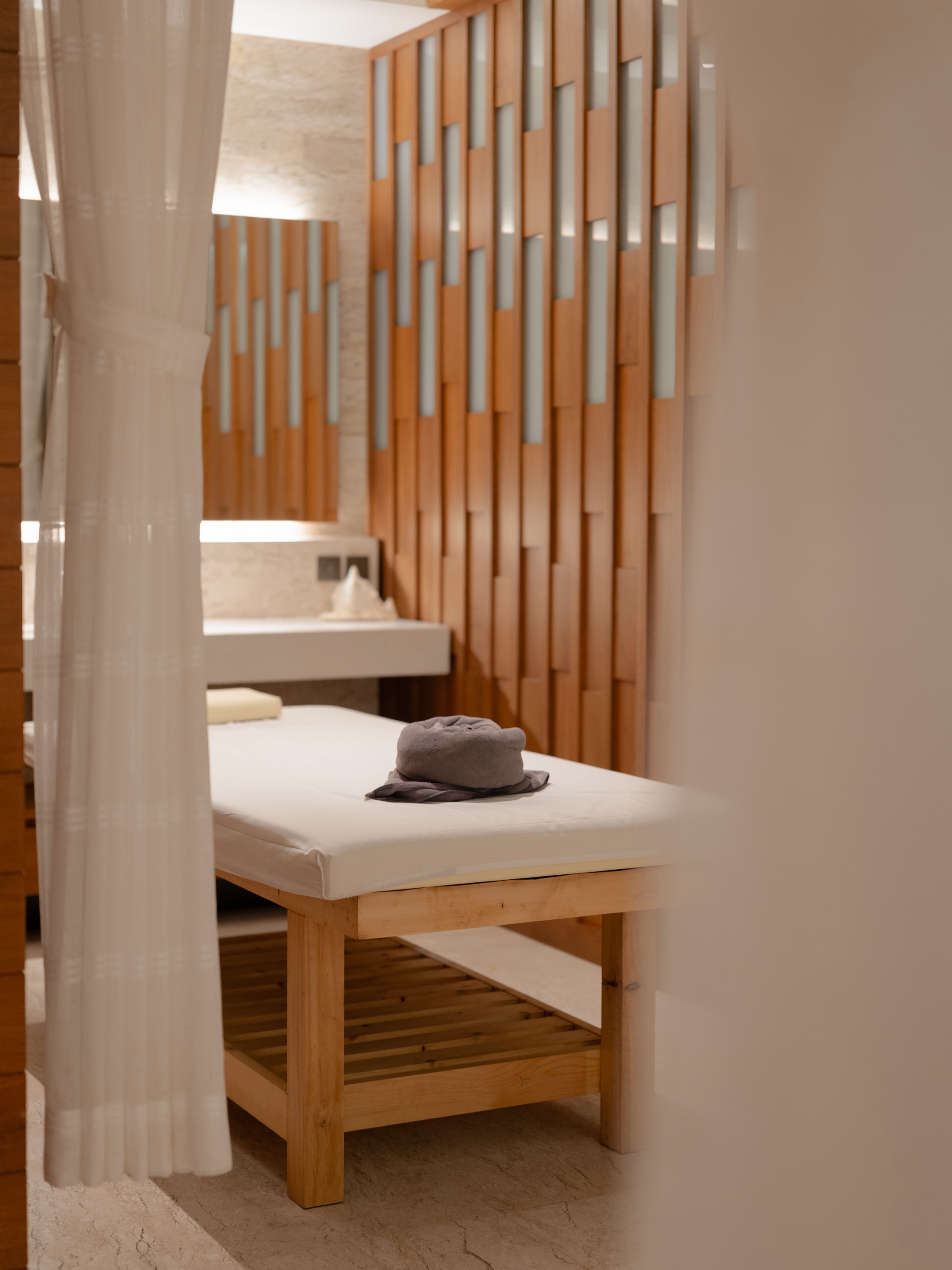 The treatment room has been ready since long before you arrived.
— Maya Anda Villa