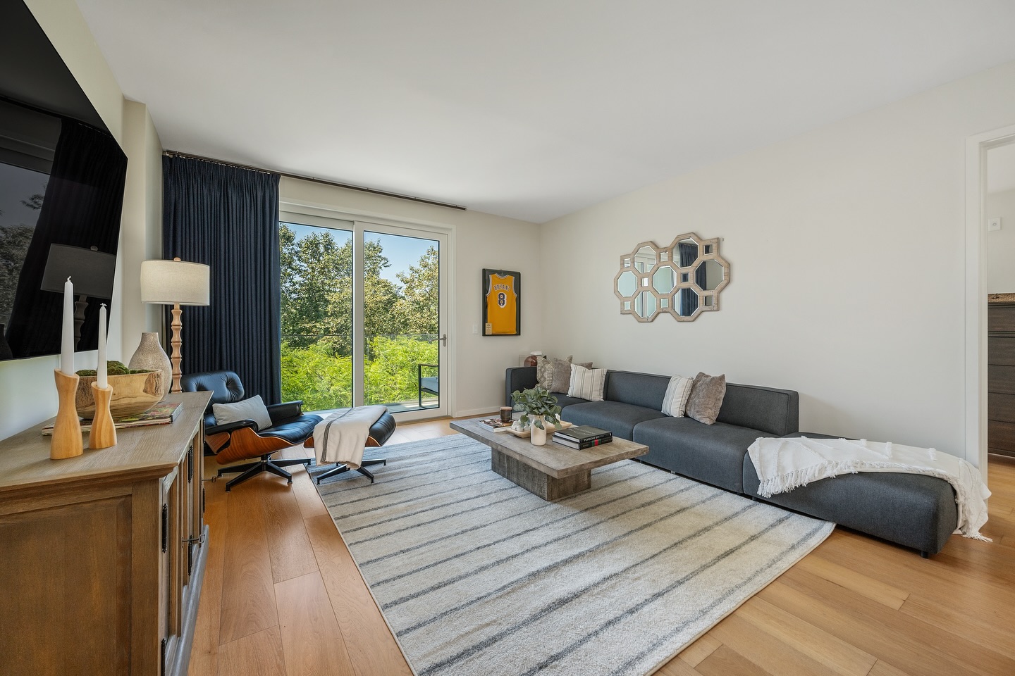 N E W L I S T I N G ✨🏖️
Welcome to The Waverly, one of Santa Monica’s most sought after full service luxury residences that feels like an upscale beachfront hotel.
Property Highlights:
▫️1 Bed, 2 Bath, 1,160 SqFt
▫️Park Views & Ocean Breezes… and walking distance to the beach!
▫️Two side-by-side parking & in unit washer/dryer
▫️24 hour full service concierge
▫️Fitness Center
▫️Pet spa & wash station
▫️Private Storage Unit
▫️Access to the Rooftop Skybridge Lounge featuring a full kitchen, fireplace, BBQ area, and sweeping ocean views
… and more!
Address: 1705 Ocean Ave #312
Offered at $1,199,000
For more information or to schedule a private showing, call/text me!
Chloe de Verrier
@coldwellbanker
📲 Direct: 310.890.9656