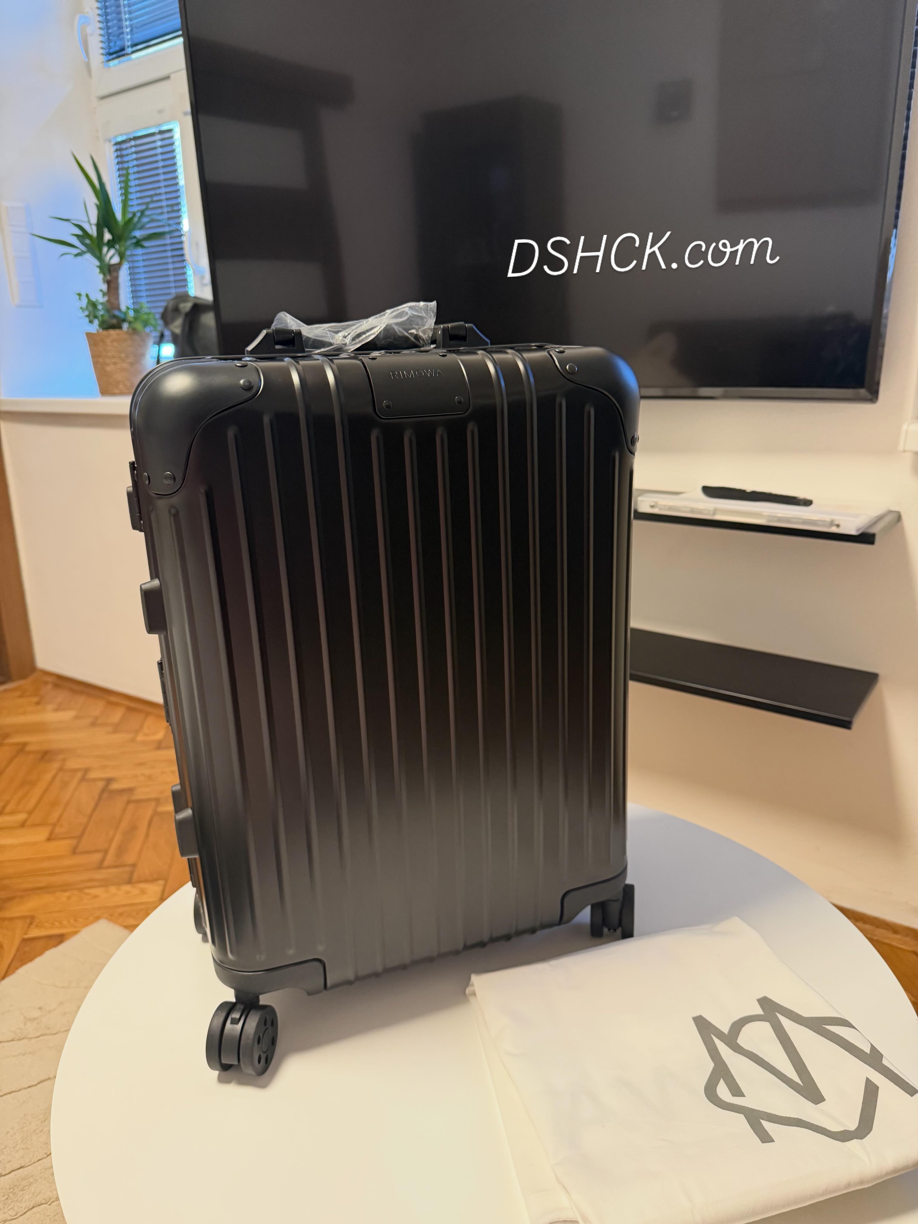 DSHCK.com Rimowa Aluminium Black 👣
#lagguge #premiumlugguge