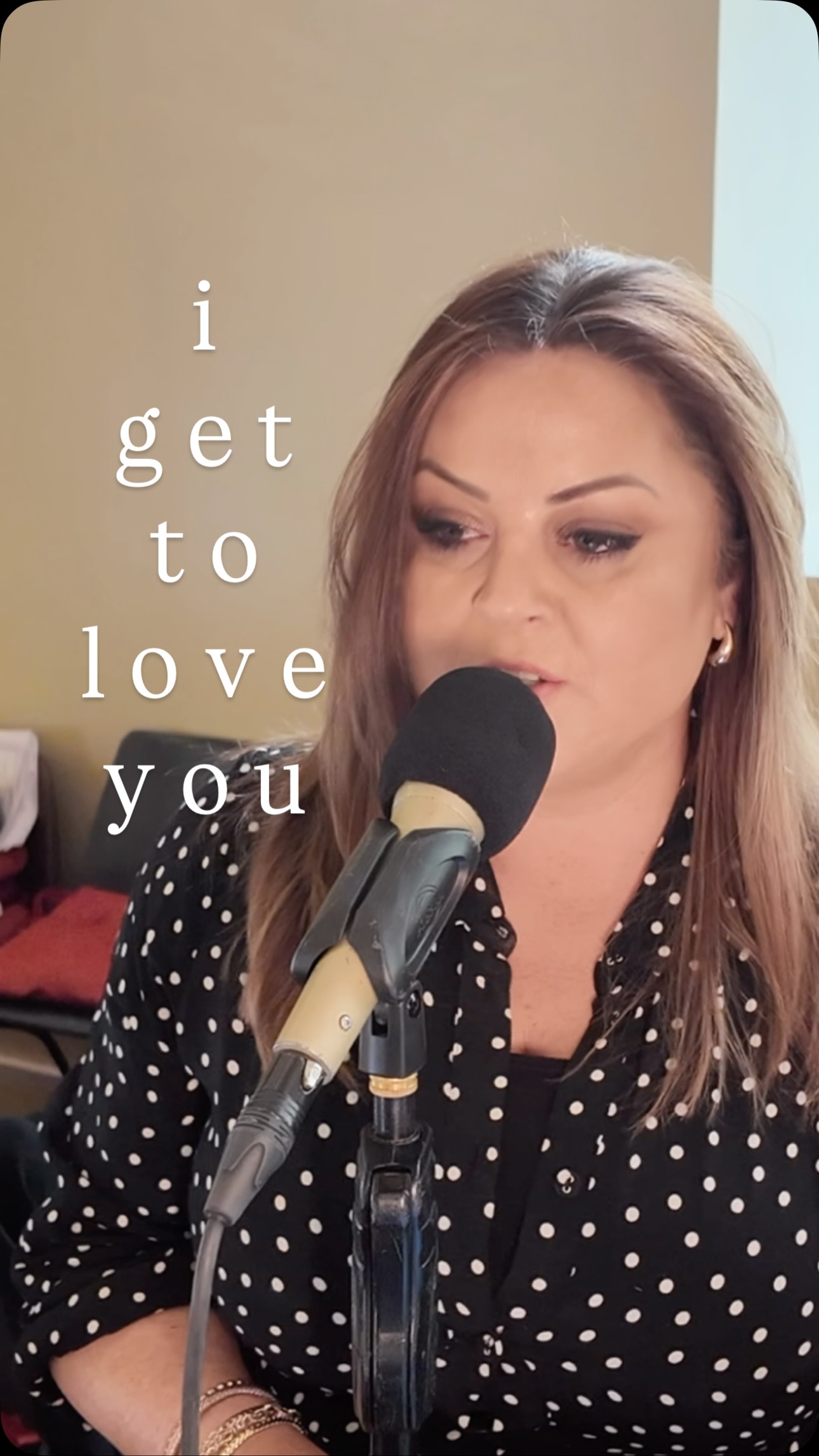 Another gorgeous bridal entrance! Niamh chose “I Get To Love You” by @ruellemusic with piano & violin. Recorded live in Rathfeigh Church Co. Meath
Piano @podgekeysandsax
Violin @mariamason
#irishwedding #irishweddingsinger #weddingsingerireland #meathwedding #igettoloveyou