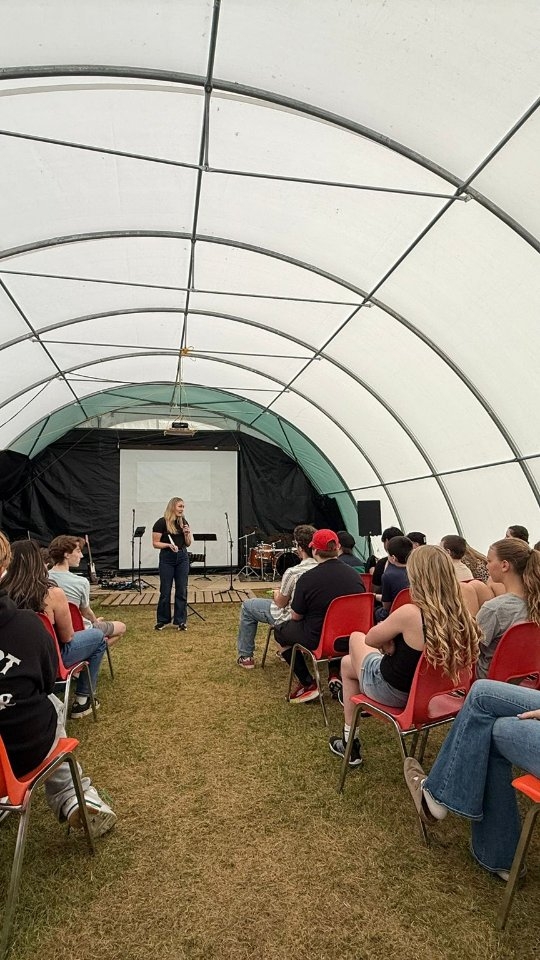 Powerful weekend - So much fun speaking and sharing what God has done in my life at the open 24/7 youth retreat this weekend!
#ariseandshine ☀️
#sleighallday