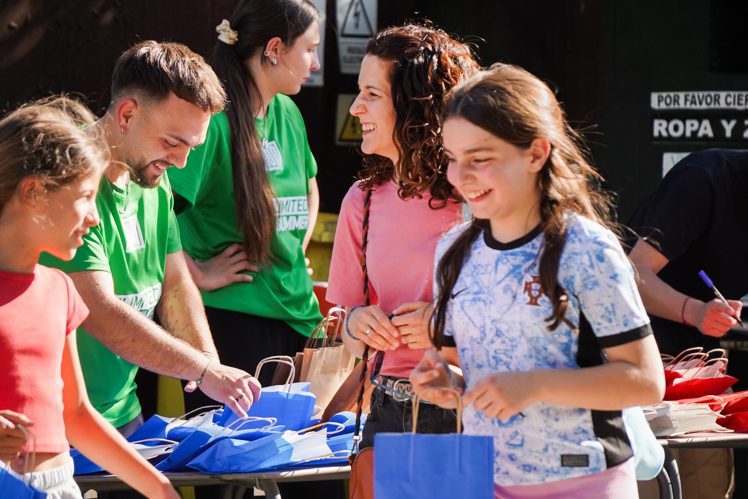 🎬 Así se vivió nuestra I Jornada Multideporte.
Un día inolvidable lleno de risas, deporte en familia y mucha complicidad entre los miembros de nuestro club.
