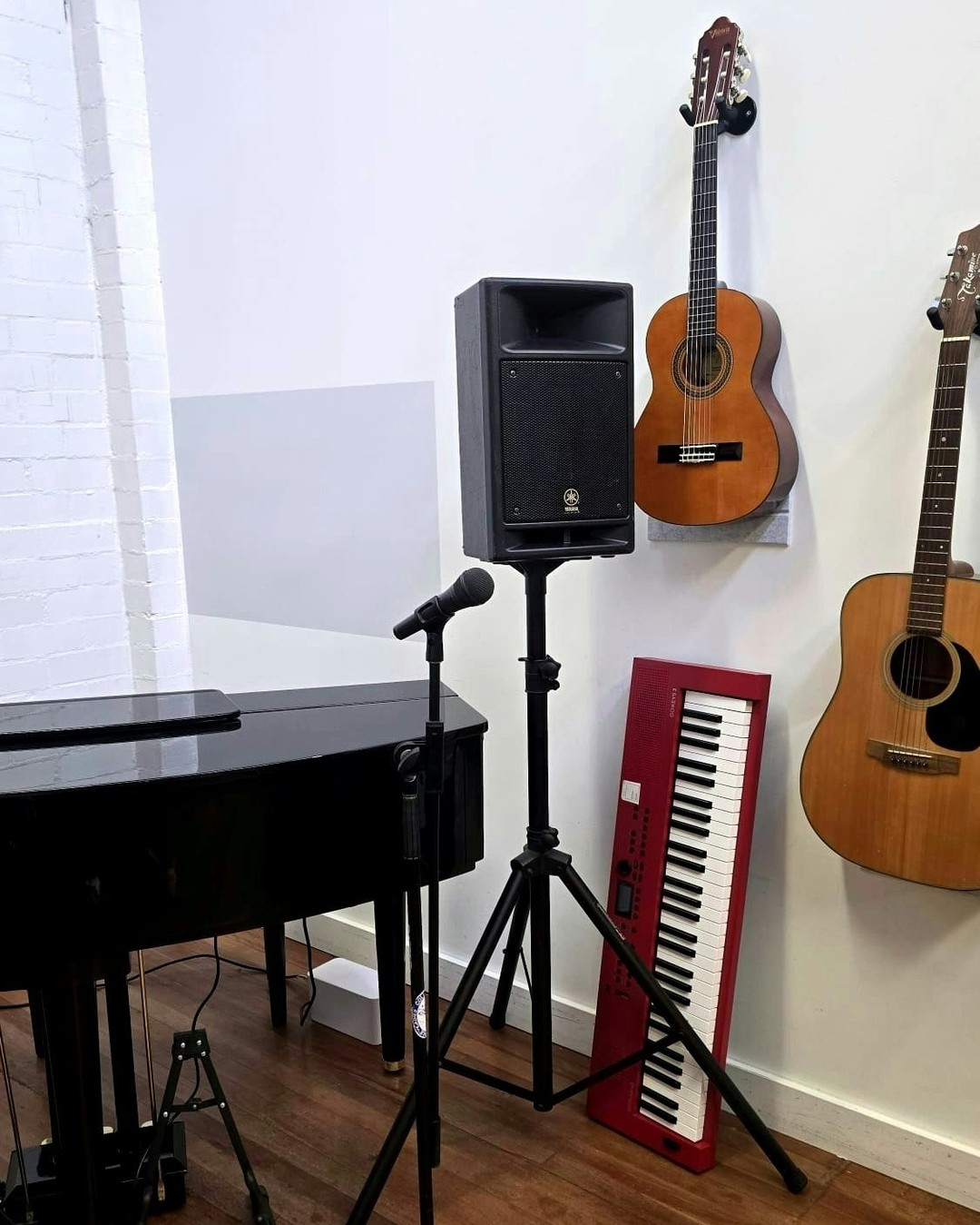 Improvement doesnât happen by waiting until you feel âreadyâ⌠it grows by giving it a go đ¤â¨
Our next Practice Gig and Performance Night is coming up on June 20, and weâd love to see more of our students step up, and build confidence in a supportive space.
First performance? Tenth performance? Somewhere in between? This is exactly what itâs for.
Doesn't have to be perfect, lyrics are even allowed - it's a space to implement what you learn during your lessons and test the waters of performance in a friendly space.
Sign ups are now open on our website and chat with your teacher to jump in!
#PracticeGig #PerformanceNight #BuildConfidence #StudentPerformers #SupportiveSpace #FirstPerformance #SingingLessons #Singing #Confidence #MusicalGrowth #TestTheWaters #FriendlyEnvironment #SignUpNow