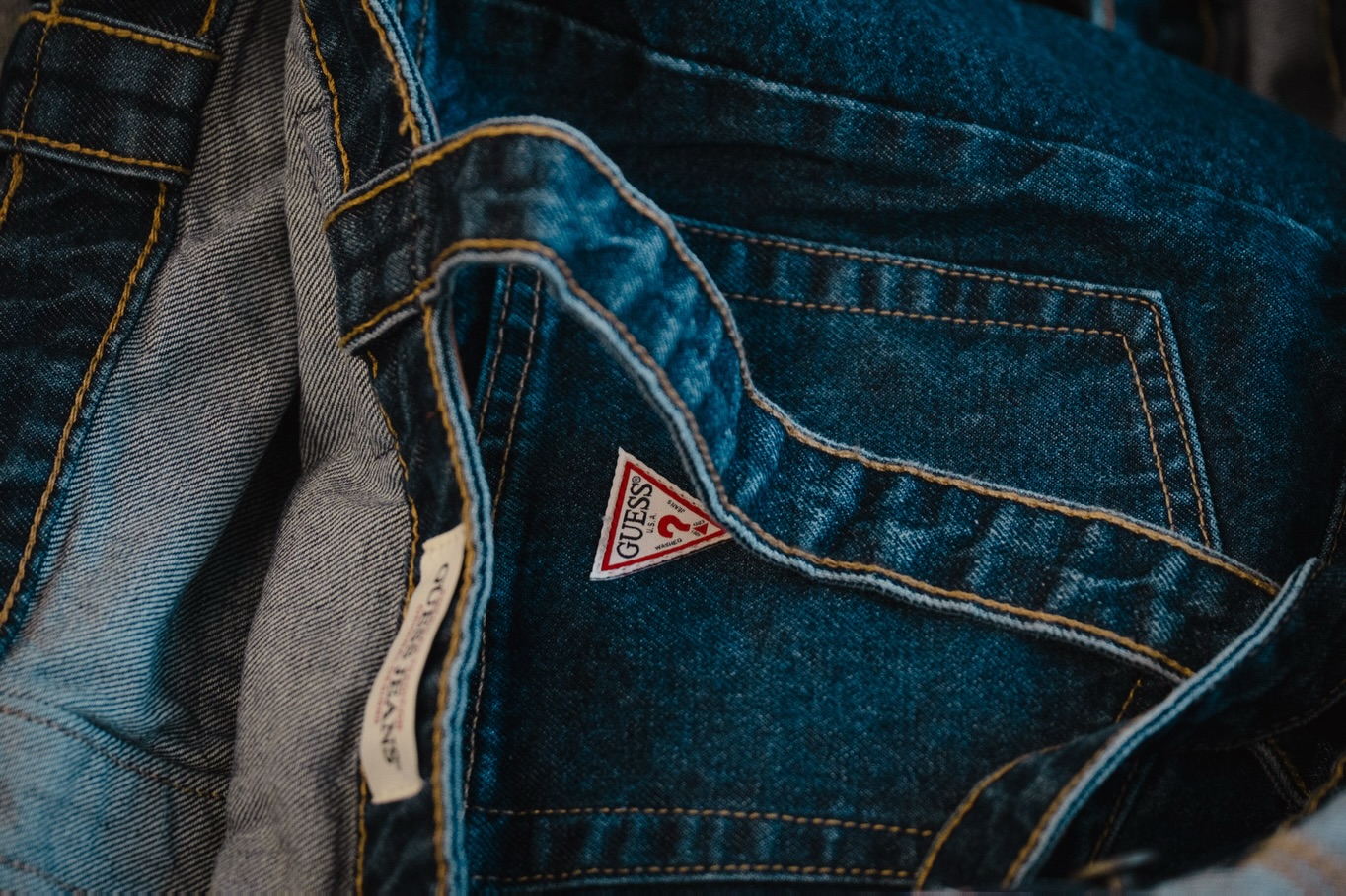 Thanks to our Title Partner @guessjeans for supporting us this season as well ❓
All the athletes are in love with the amazing denim gear exclusively supplied for the sailors 😍