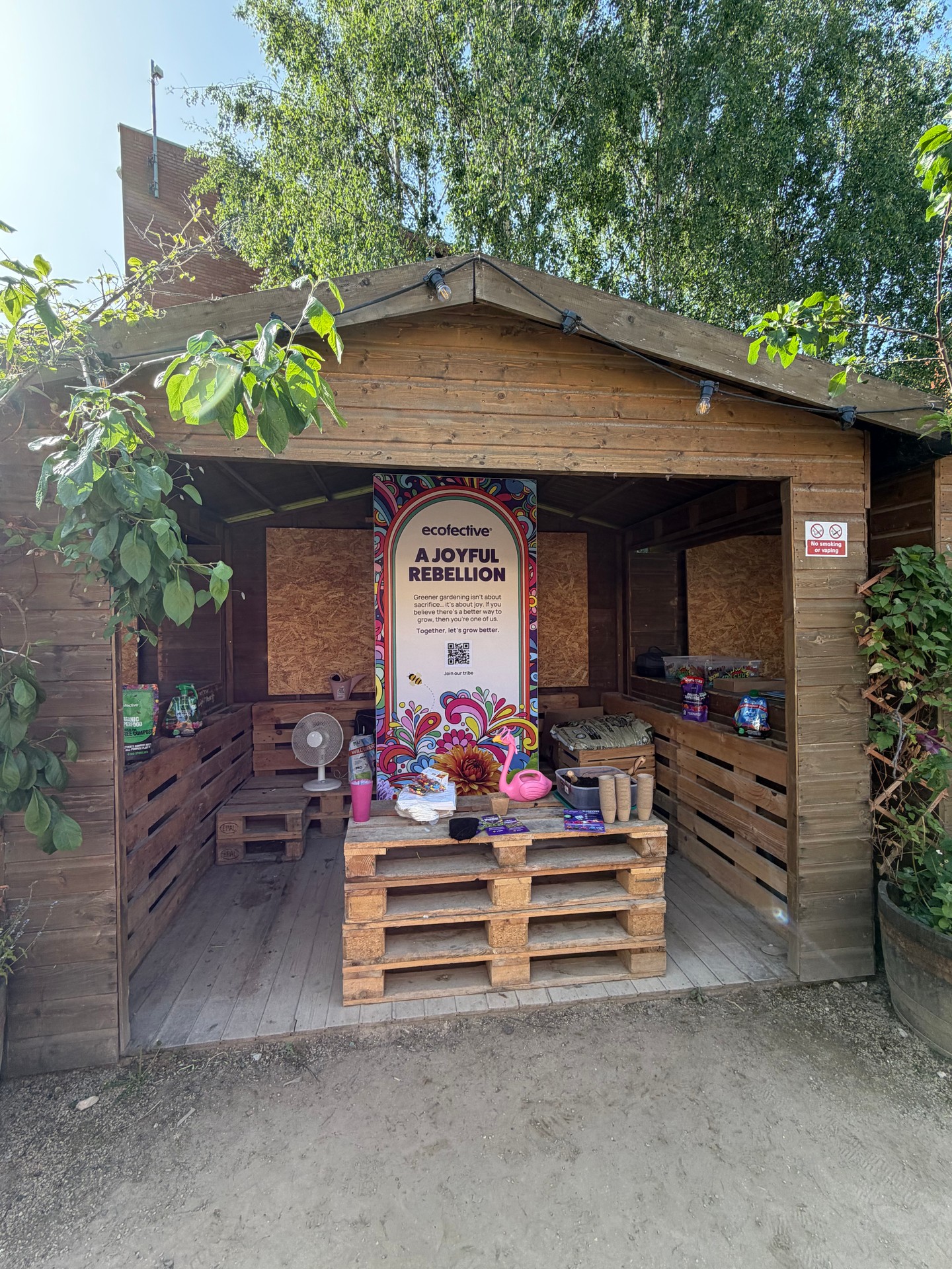 🌱🌈 Happy National Children’s Gardening Week! 🌼🐝
There’s no better time to inspire little hands to get involved in the garden and discover the magic of nature 🌿✨
Gardening is a wonderful way for children to learn, explore, and connect with the environment while helping to protect the wildlife that keeps our planet thriving 🌍💚
Today, we’re at Electric Daisy in Derby hosting a fun, hands-on workshop where kids can grow their own seeds and get their hands dirty 🌱🪴 It’s all about learning through play and sparking a love for nature!
Let’s encourage the next generation of gardeners to dig in, get growing, and make a difference! 🌻👩🌾👨🌾
#ChildrensGardeningWeek #Gardening #ElectricDaisy #Derby #FutureGardeners