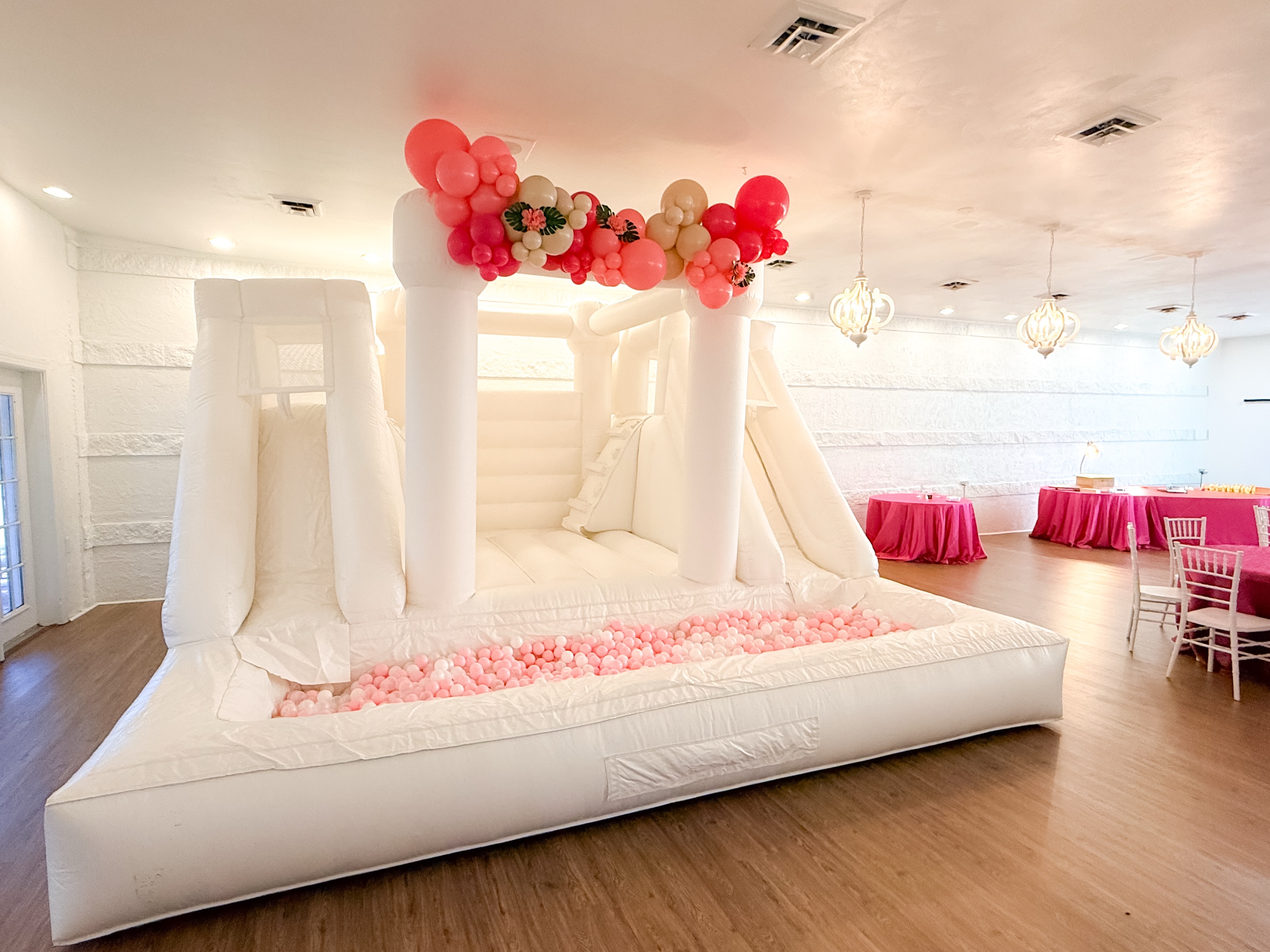 Make your next event unforgettable with our double slide bounce house + ball pit combo💕
#ballpitrental #VBEvents #757Venue #CoastalEvents #757PartyPlanner