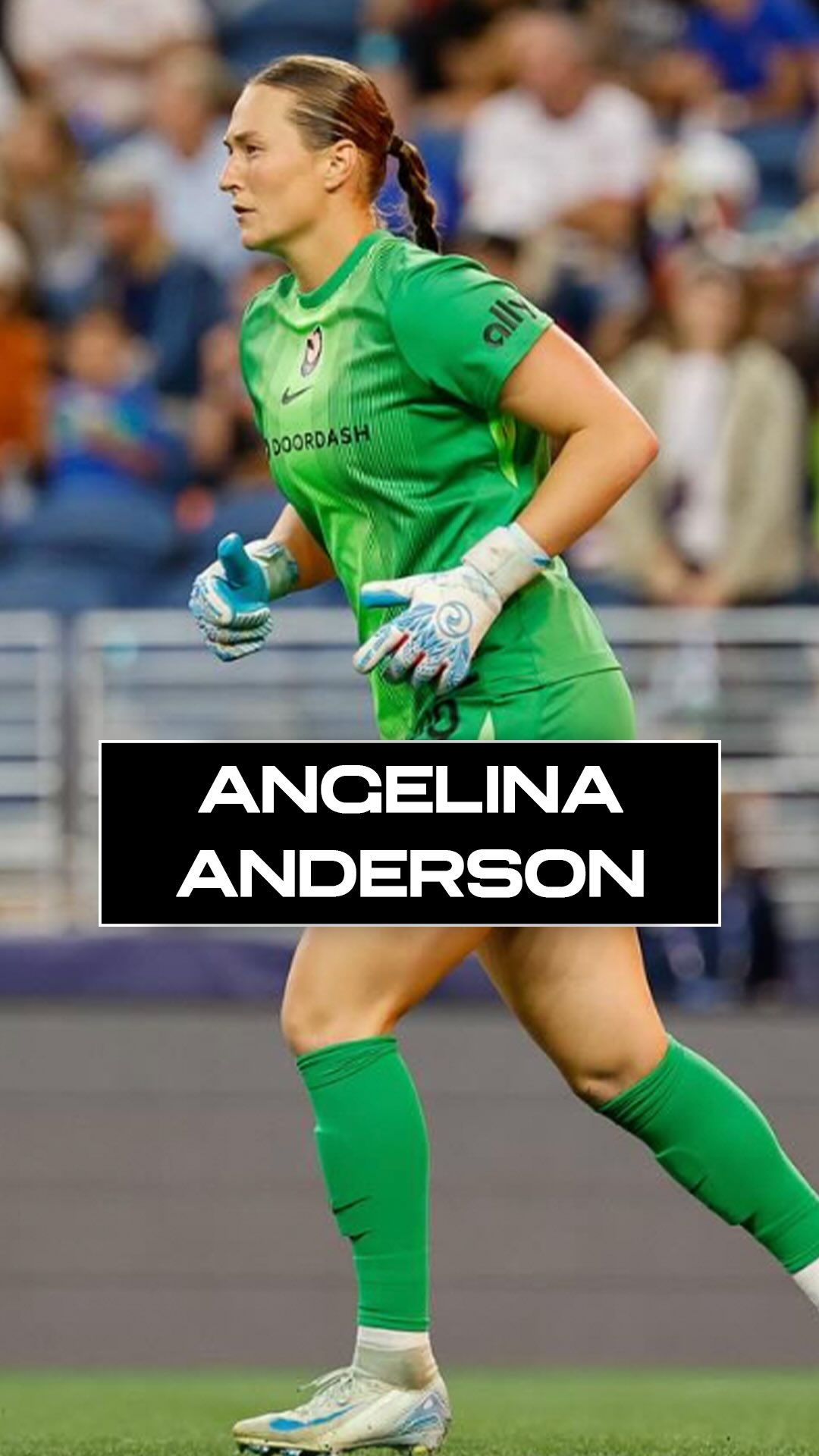 📝 Moments like these from your goalkeeper can change the trajectory of a season for a team.. well in @angelinaanderson_ 🔥 🔥 #goalkeeper #soccer #football #nwsl