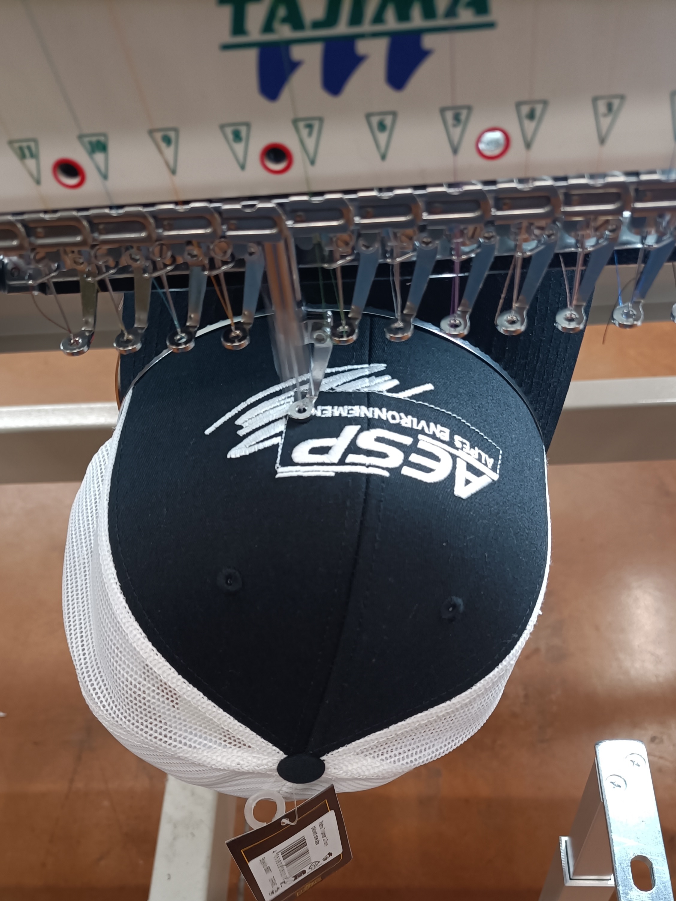 Broderie casquettes www.optimum.pub Contact : 0492223670 fred@opm.pub