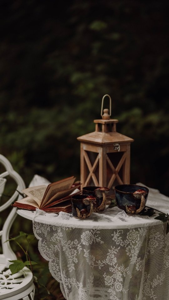 A little corner of the forest turned into ceramics 🍄✨
The Mushroom Collection was inspired by slow mornings, woodland walks, vintage kitchens, warm coffee, and the tiny details that make everyday life feel softer.
Every piece is shaped and glazed by hand in our small studio near Munich — each one slightly different, full of texture, imperfections, and quiet character.
Handmade objects made for cozy rituals and people who romanticize their mornings a little too much 🤍
Which piece from the collection would live in your kitchen?
mushroom mug | handmade ceramics | woodland aesthetic | slow living | ceramic art | cozy kitchen | pottery lover | handmade pottery | artisan ceramics | handmade in Germany