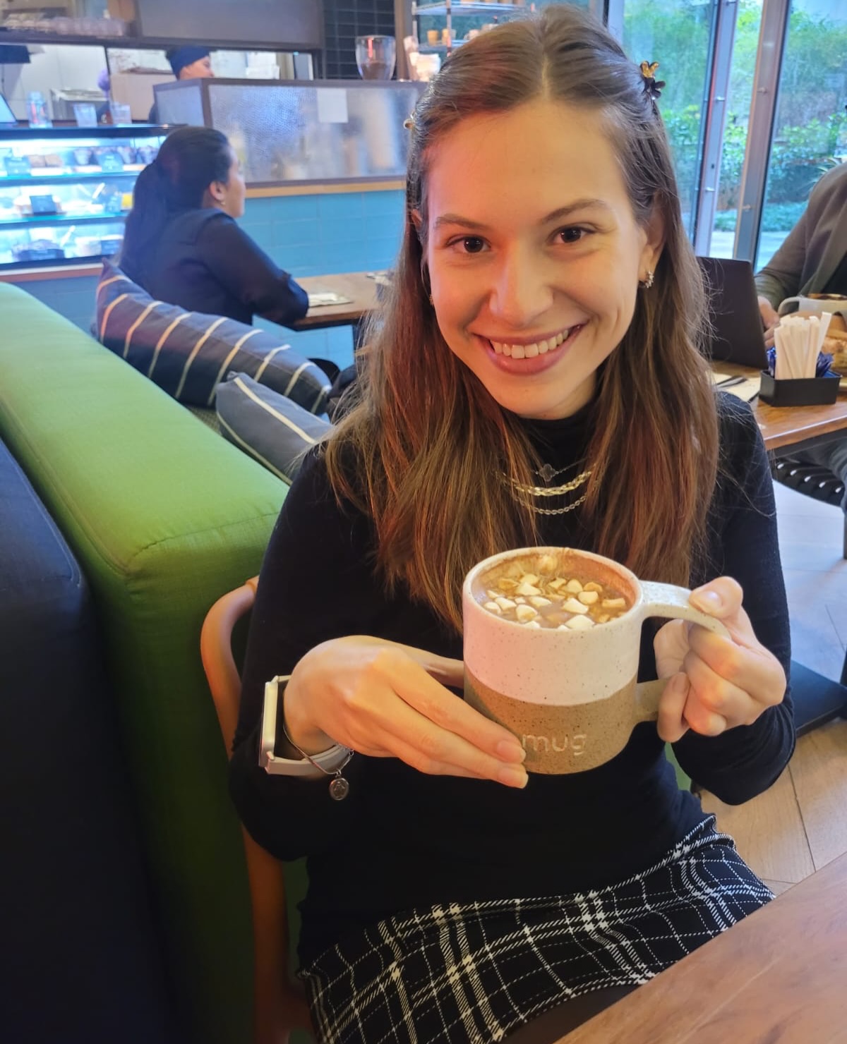 Dump das últimas semanas.
Só porque maio é o mês mais especial do ano para mim. 🥰
🤍Meu aniversário 🎂
🤍Comecei a Crisma (sim, com 34 anos) em breve minha tia vai se tornar minha madrinha @ana.mariafernandess e estou tão feliz com isso.
🤍Sai com uma amiga que não via há mais de 5 anos.
🤍Começamos aqui em casa o hábito de rezar juntos o terço todo domingo.
E assim a vida vai acontecendo 🥹
Obrigada, Deus ✨🙏🏼🤍