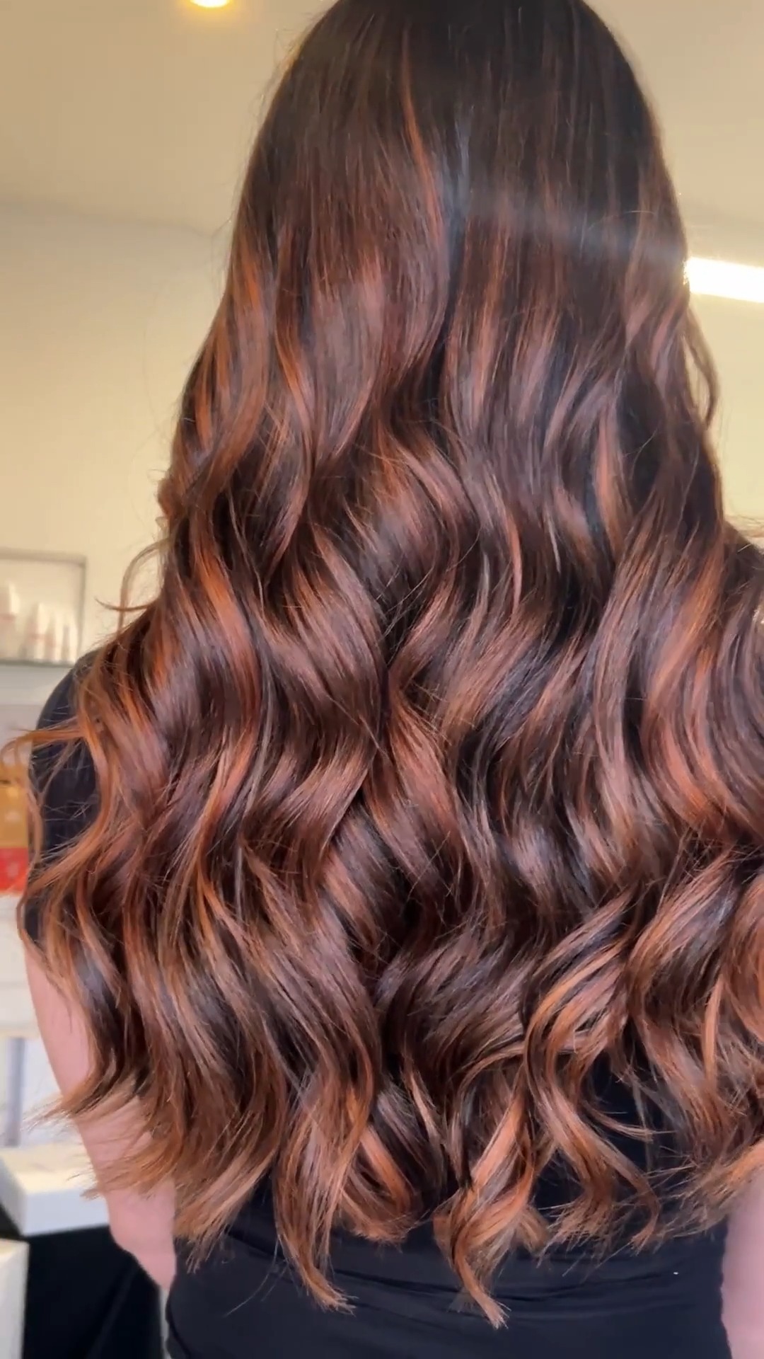 good hair days, every day ✨
soft dimension, healthy shine, and hair that feels just as good as it looks 🤍
#fiolethair #perthhair #perthhairstylist #perthsalon #livedinhair #blondehairperth #healthyhairjourney #scandihair #modernblonde #perthblondes #hairtransformation #behindthechair #hairinspo