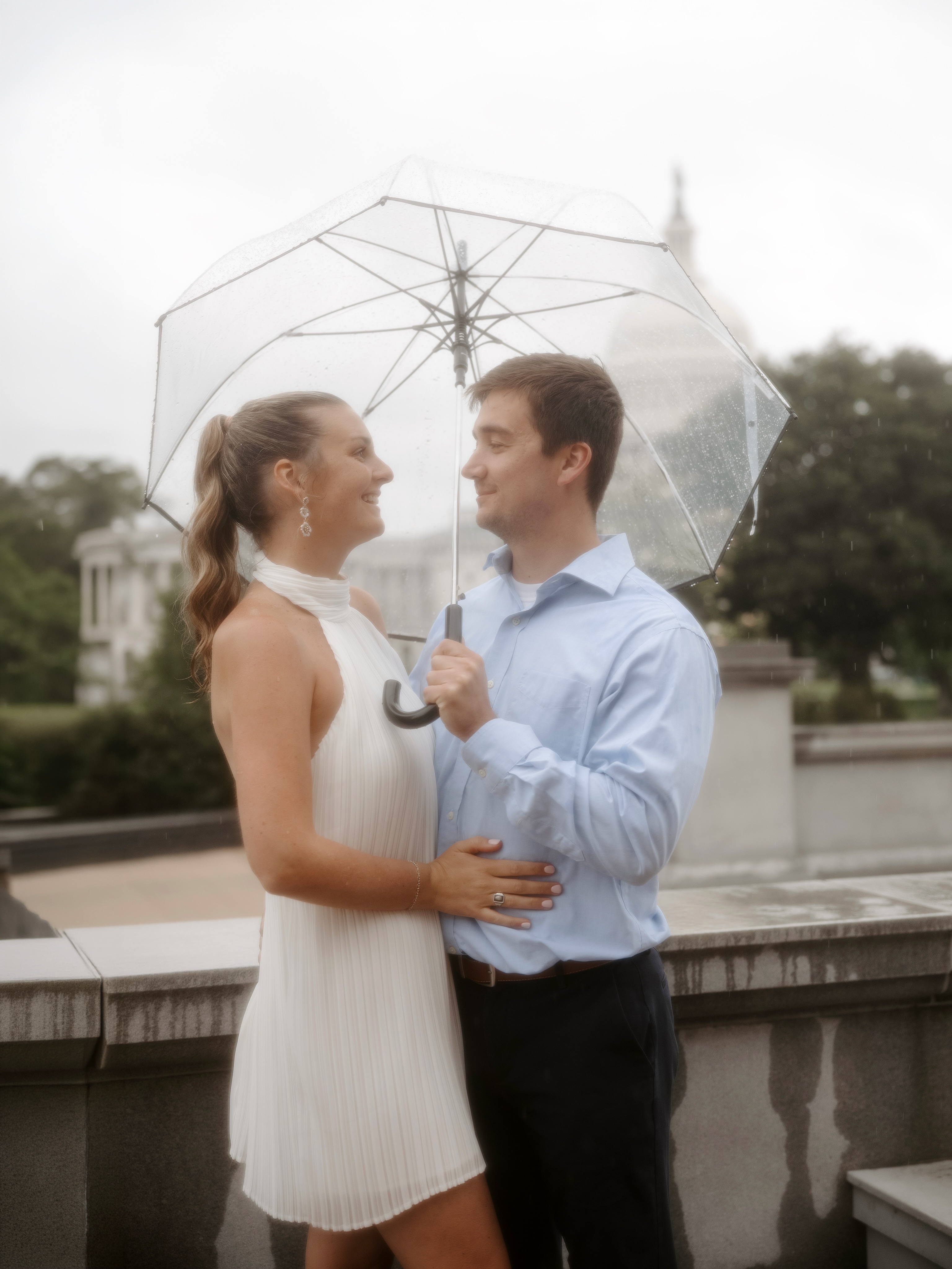 Maggie & Zack proving that a little rain can make a session feel even more romantic đ¤
Canât wait for the wedding day come August!