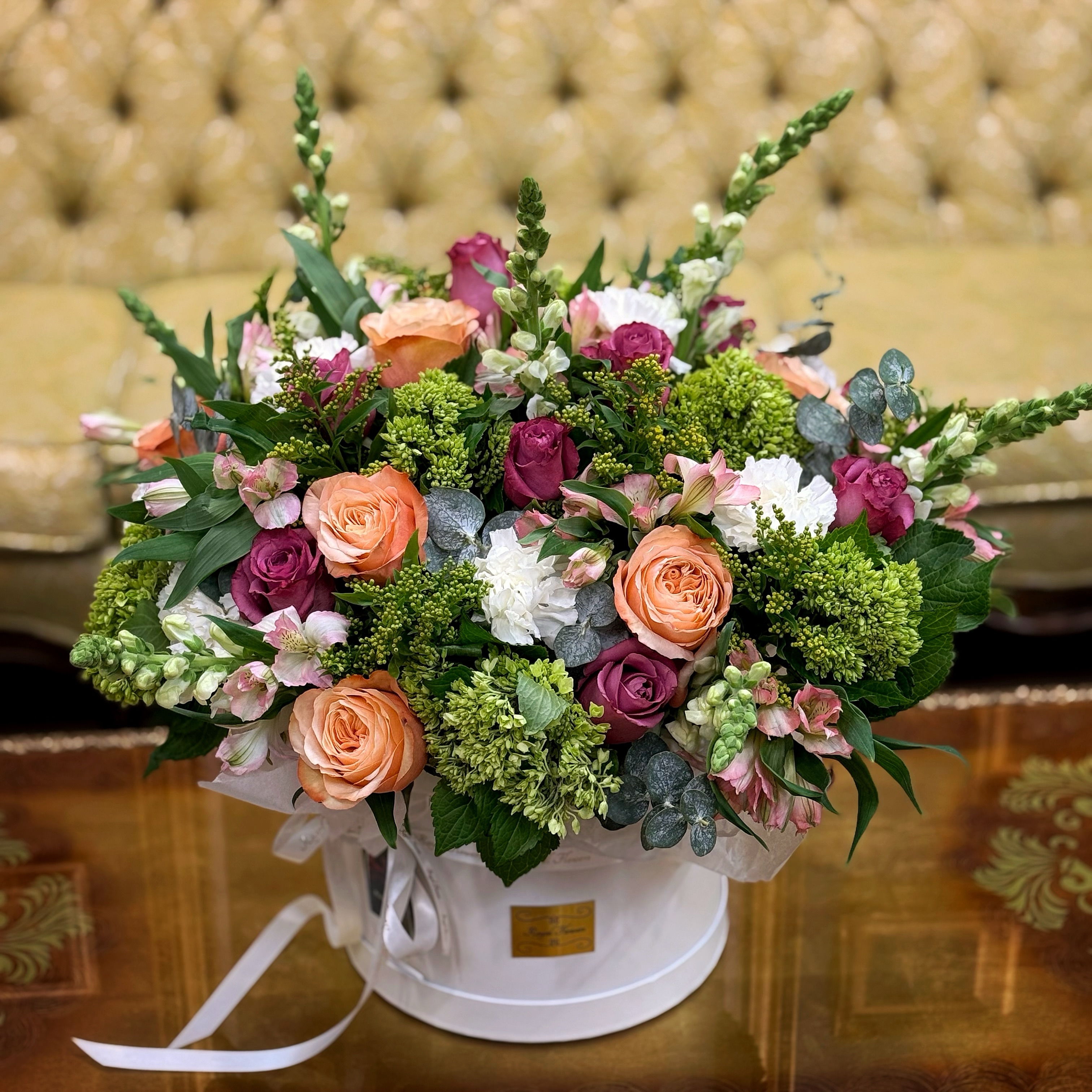 Where elegance blooms beautifully πΏβ¨
This bespoke arrangement blends garden freshness with timeless romance β featuring premium roses, textured hydrangeas, seasonal blooms, and layered greenery.
Created for celebrations, heartfelt gifting, and unforgettable spaces. π
#LuxuryFlorals #CustomArrangement #EventFlowers #FreshFlowerDelivery #LuxuryLifestyle