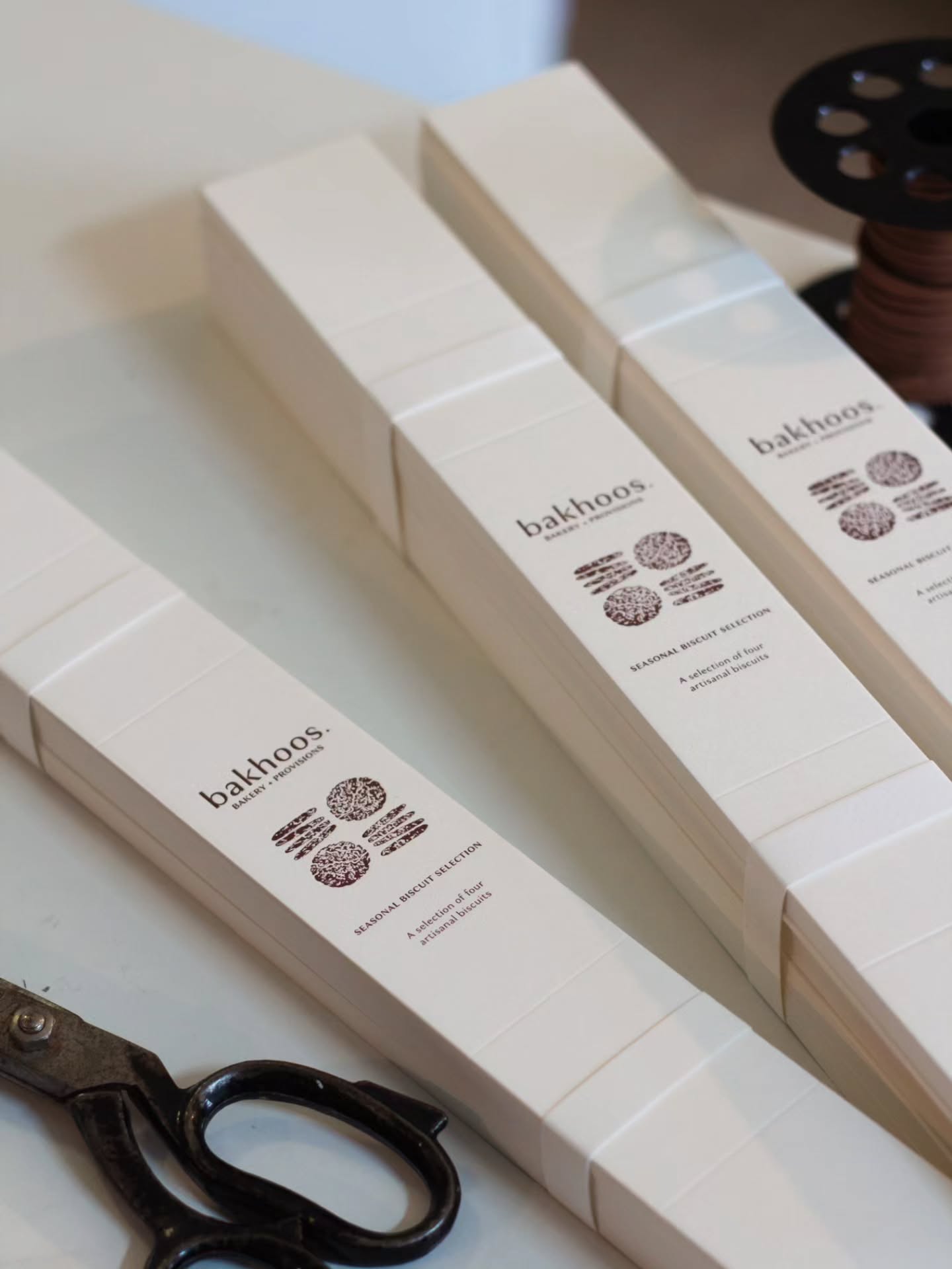 Letterpress printed biscuit box bands for Black Isle based @bakhoosbakery
Can't wait to see these wrapped around some delicious biccies!!
#letterpress #letterpressprint #boxbands