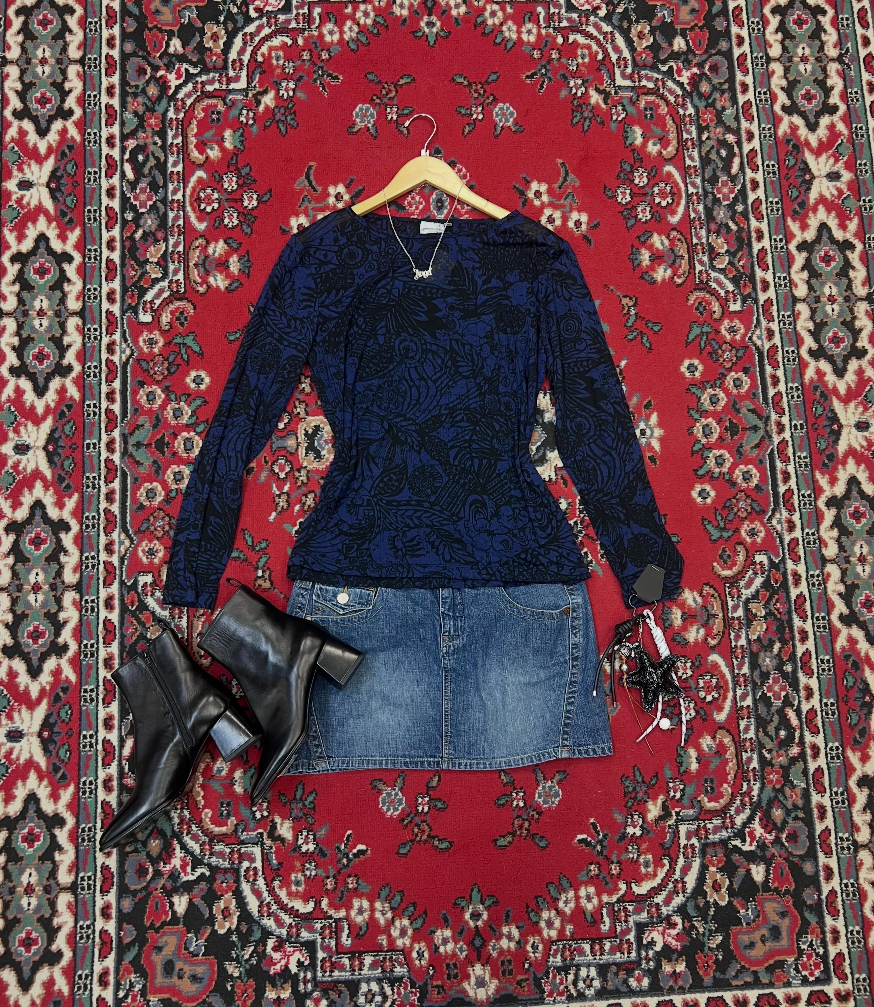 This outfit by Hannah is good for everything! We’re loving this top, we got in another similar one too! #couchsaleswithldr #ldrstaffpicks
DETAILS:
Shirt:prairie cotton, m, $16
Skirt: vintage, 11, $17
Boots:Erika cavallini, 38, $79
keychain:$18
Necklace: $21