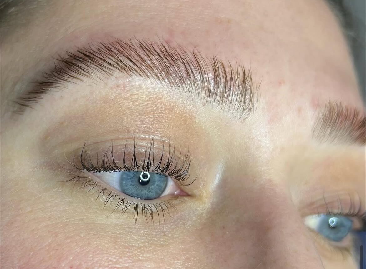 Freshly done brows & lashes = the perfect combo for a flawless weekend 🌿
Esthetics by Micaiah
#renolashes #renoskincare #renobrows