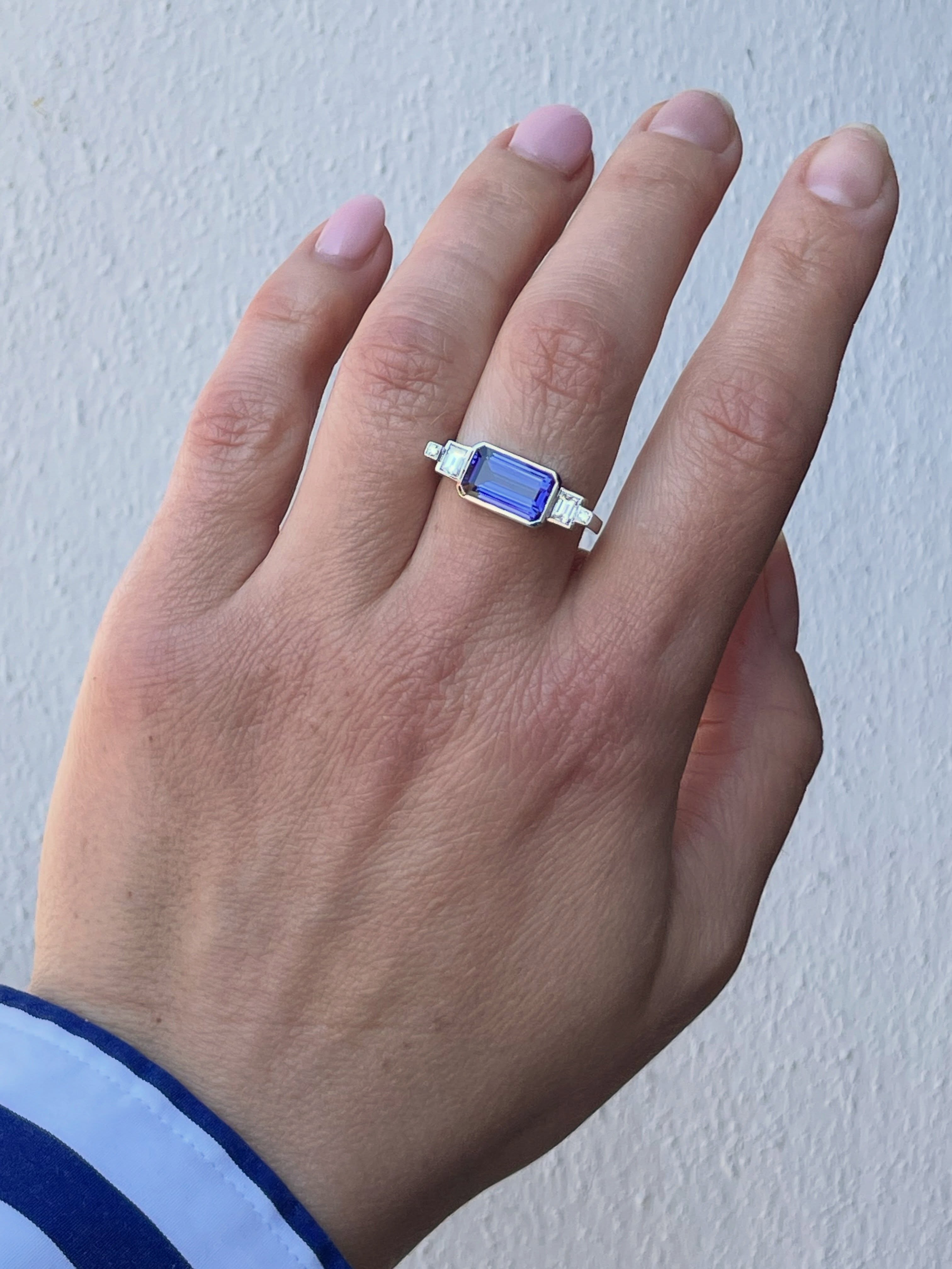 When I find a gemstone I like I design the ring around it. Shape and side stones are decided from the center stone.
How do I want to present it?
Do I want the purple with warm yellow gold or make it colder with the white gold. I chose white this time. It suits the Tanzanite color.
I like it as a statement piece - It’s a one of a kind ring. Handmade from gold wire and plate.
If you have a soft spot for the purple blue African gem this one is for you.
#handmadejewelry #danishdesign #copenhagenshopping #tanzanitering #gemstonering