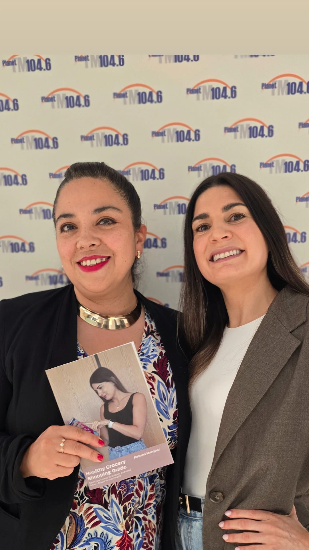 ¿REALMENTE SABES LO QUE ESTÁS COMPRANDO? 🛒😳 En esta cápsula hablamos con Betiana Marquez @bet_health_coach Holistic Nutrition & Hormones Coach, sobre la publicidad engañosa en productos “healthy” incluso aquí en Nueva Zelanda 🇳🇿. Aprendimos cómo leer mejor las etiquetas y evitar caer en trampas de marketing que afectan nuestra salud. ¡Una conversación que todos deberían escuchar! El video esta ya en YOUTUBE de LatinKiwi! Suscríbete para más de #NuevaZelandaenespañol y apoya este contenido a más latinos que quieran una vida más saludable!
#LatinosEnNZ #MujeresLatinas #Latinkiwi #LatinosEnNuevaZelanda #NuevaZelanda #LatinkiwiRadio