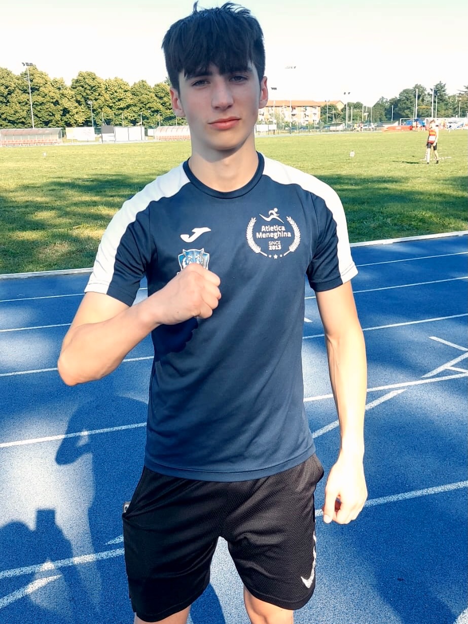 🥇 GIACOMO BOSSI STANDARD PER I CAMPIONATI ITALIANI SULLE SIEPI 🇮🇹
Nella stessa disciplina praticata dal suo Coach @anibaldiarnaldo, Giacomo @jack.133 vince i Campionati Interprovinciali Under 18 sui 2000 siepi con il tempo di 6’12” e conquista il pass per i Campionati Italiani di categoria 🇮🇹
Bravo Jack 👏
Avanti tutta! 🐯
#atleticameneghina #atletica #milano #siepi #latuasquadralatuacittà