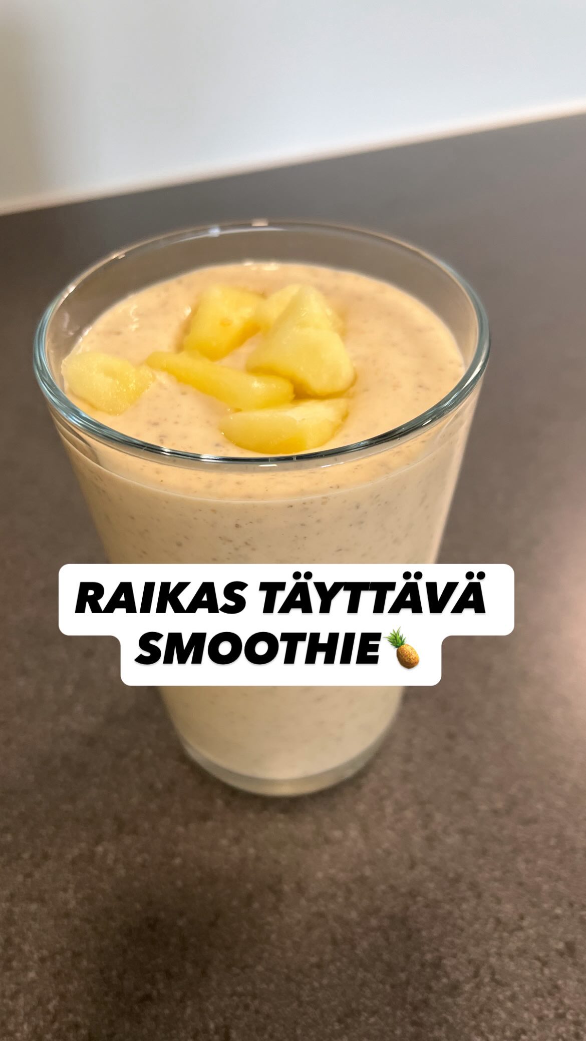 Raikas proteiinipitoinen täyttävä smoothie 🍍
Sopii aamupalaksi, välipalaksi tai iltapalaksi! Sisältää 28g proteiinia!👌🏻
Tarvitset:
🔸 150g Kreikkalaista jogurttia 0 %
🔸 100 g Mangoa, ananasta ja papaijaa
🔸 1dl Kaurahiutaleita
🔸 1 rkl chia-siemeniä
🔸 Vettä
🔸 Sitruunaa
🔸 1 rkl heraproteiinia
Sekoita kaikki ainekset blenderissä ja nauti!
Tykkää ja tallenna resepti! ✅
Ota tilini seurantaan, jos kaipaat vinkkejä terveellisempään syömiseen! Jaan vinkkejä treeniin, ravintoon ja palautumiseen! ✨
#proteiinipitoinen #aamupala #välipala #iltapala ravinto