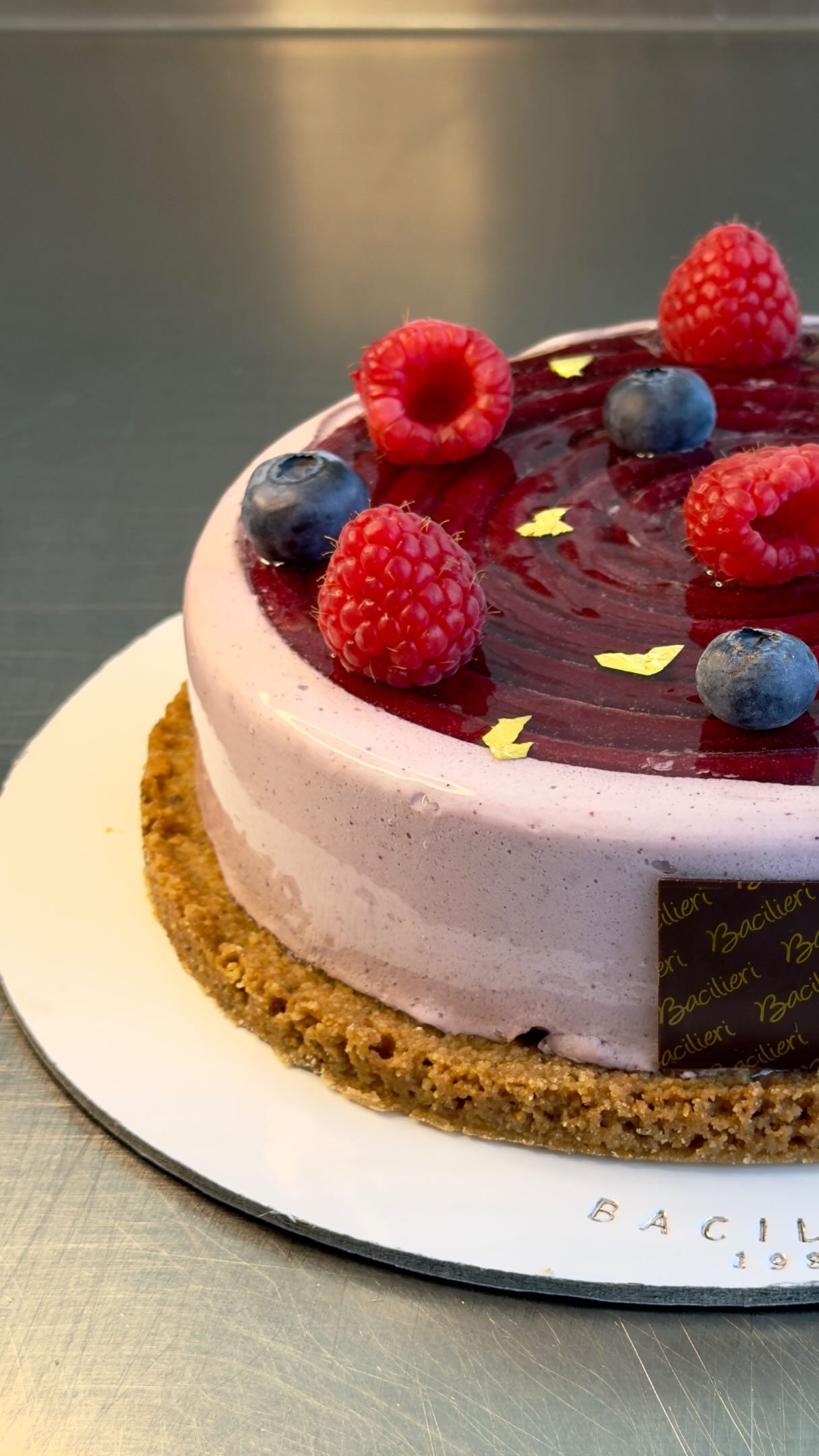 Nuova cheesecake ai frutti di bosco 🫐🍓🍒
Non c’è molto da dire ci sono frutti di bosco ovunque in ogni forma e consistenza 😍
Godetevela!
.
.
.
.
#bacilieri #pasticceriabacilieri #fruit #cheesecake
