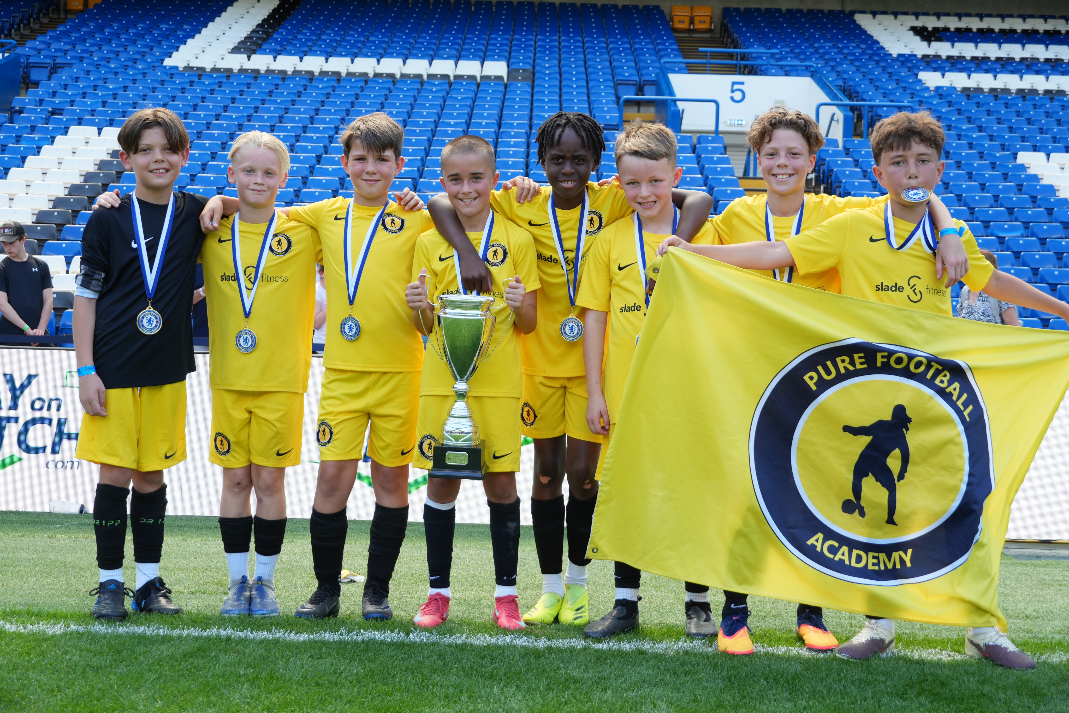 Well done to our Summer Sessions U10’s who came away victorious at Stamford Bridge this afternoon 💛🖤
What a group