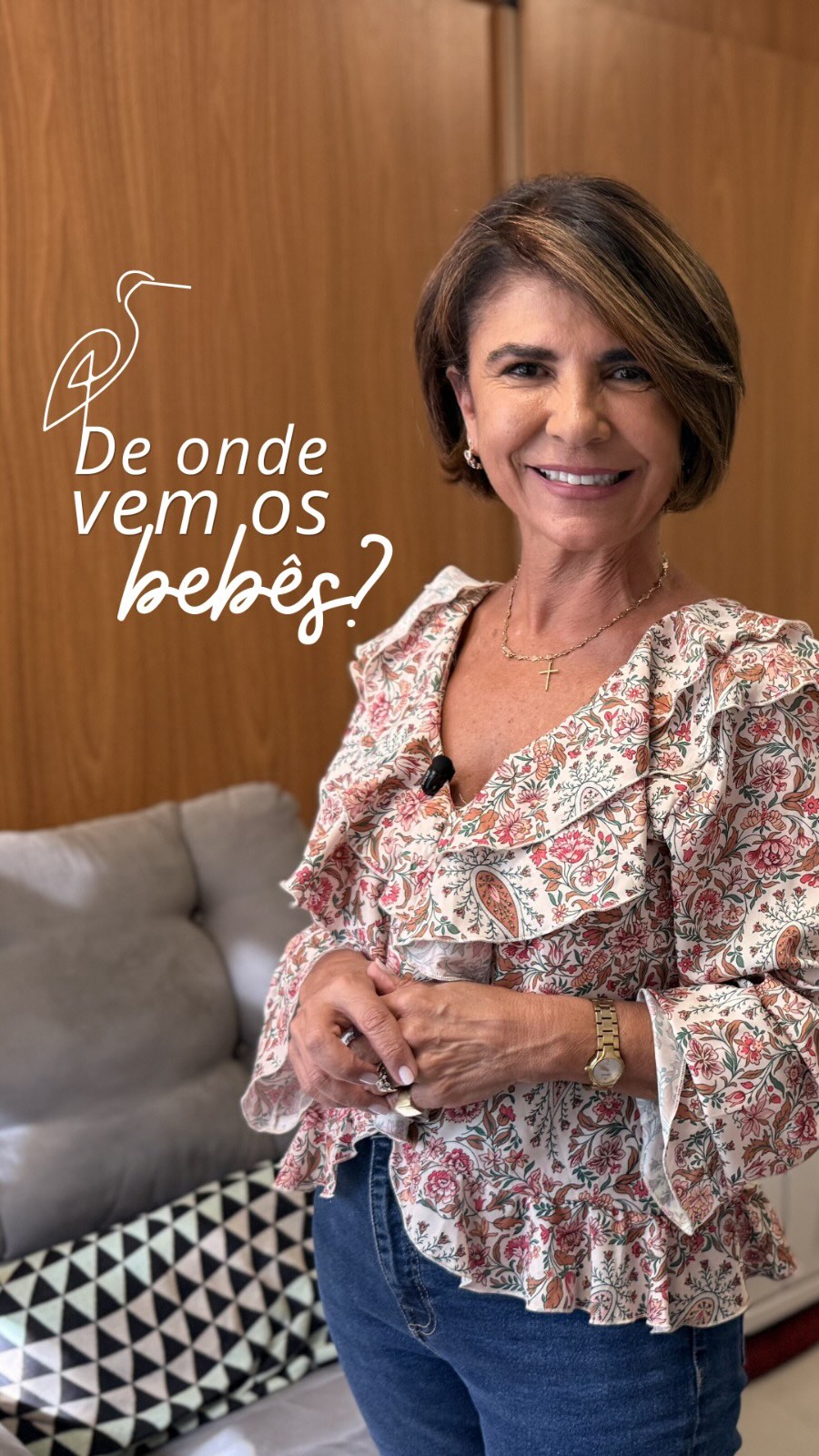 Seu filho perguntou de onde vêm os bebês e você travou na resposta? 👀
Esse é um daqueles momentos em que muitos pais sentem dúvida sobre como explicar sem assustar, sem inventar histórias e sem falar mais do que a criança precisa ouvir naquele momento.
A psicóloga Rosa tem uma dica de livro que pode ajudar a tornar essa conversa mais leve, natural e adequada para a fase da infância. 📚
A educação sexual também começa com informação segura, linguagem simples e acolhimento. 🤍
E, quando o assunto chega em forma de pergunta, ele pode virar uma oportunidade bonita de fortalecer confiança, vínculo e cuidado.