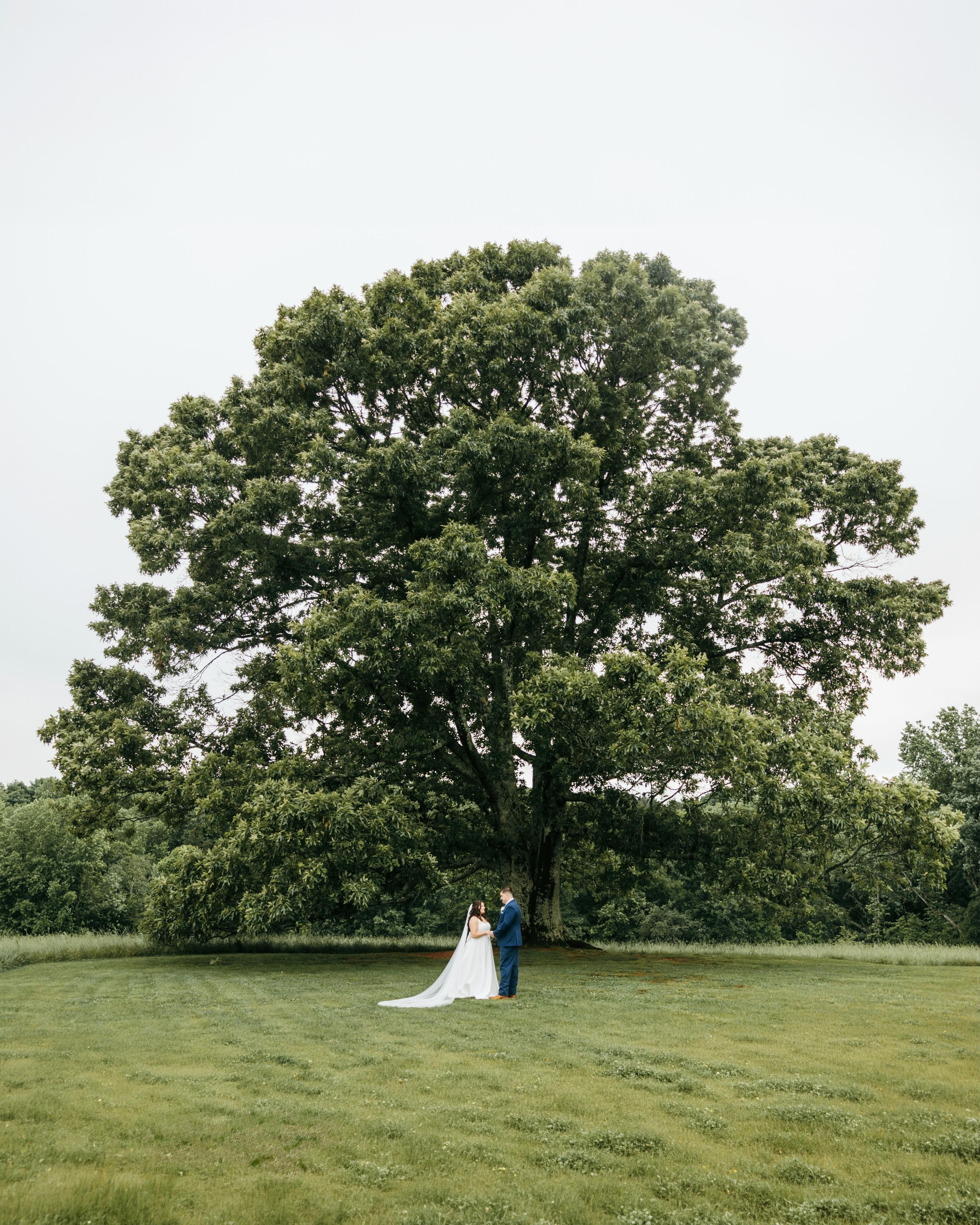 B a r b a r a + C a r t e r
Such a surreal, full-circle season documenting Barbara’s story! From hopping highway guardrails in midtown ATL for graduation photos, to twirling through the dreamy grounds of @greenbrierfarms on her wedding day. Every chapter somehow more beautiful than the last. CONGRATS to Mr. & Mrs. Massa! A perfect match, with a lifetime of fun ahead of them!! Enjoy this tiny sneak peek! #ashlyncatheyphotography