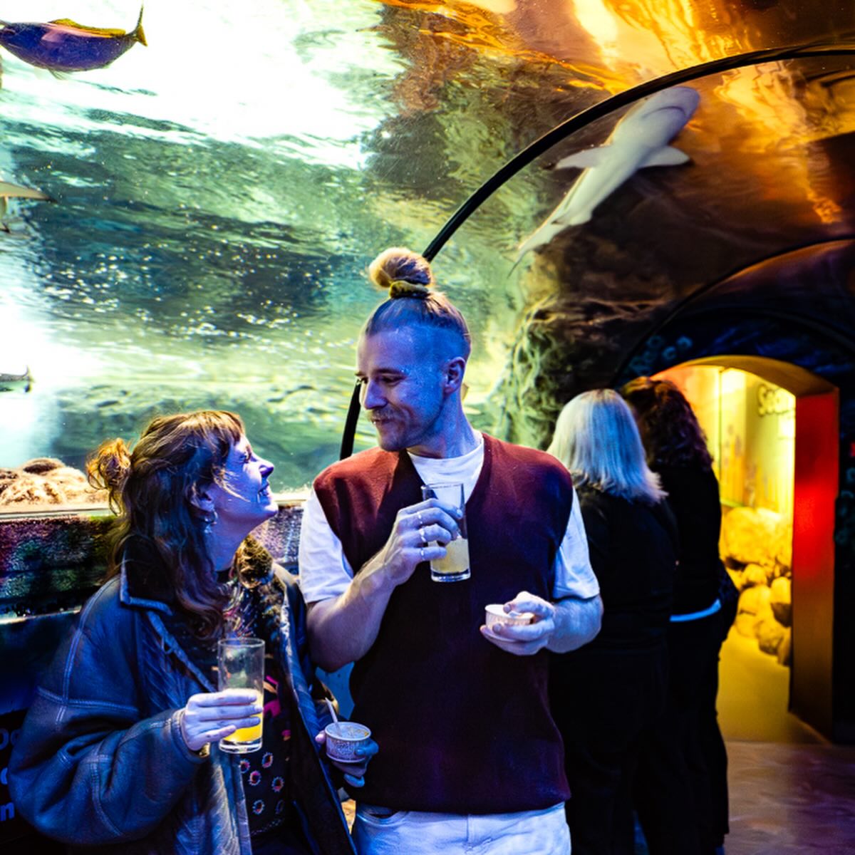 Our next edition of Cocktails & Canapés Under the Sea @sealifebrighton aquarium is on Thursday 25 June as part of the #BITESussex Brighton Oyster Festival. 6 chefs, 6 mixologists and 6 spirit brands will be serving up a menu of matched snacks and cocktails for you to enjoy as you explore the world’s oldest operating aquarium.
For more details about this and all the other events during this year’s oyster festival visit www.bitesussex.com
#brightonfood #oysterfestival #brightoncocktails #sealifebrighton photos @eyejewels