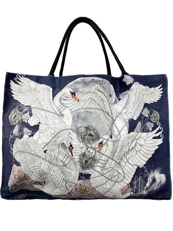 Who doesn’t love an oversized bag? LOVE the Children Of Lir Night sky version.
Back in stock in the shop & online.
Shop link in bio