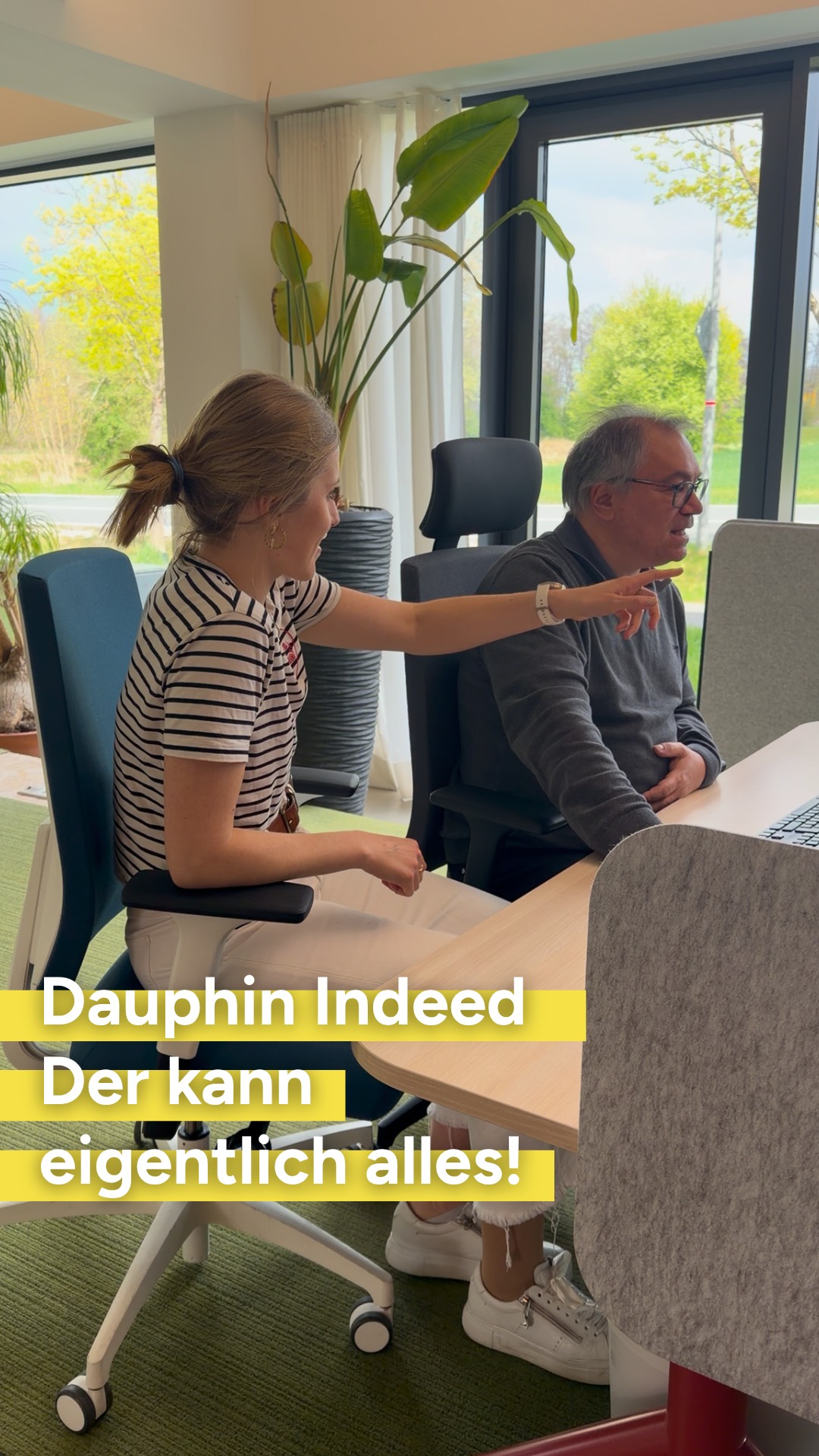 Wir haben den @dauphin_official_ Indeed heute nicht nur als klassischen Bürostuhl getestet, sondern auch mal ein bisschen zweckentfremdet. Und selbst dabei zeigt der Indeed, was er kann.
Denn am Ende zählt vor allem eins. Ein Bürostuhl soll sich gut anfühlen, bequem bleiben und im Alltag einfach zuverlässig funktionieren. 💺
Genau das macht der Dauphin Indeed. Er sieht gut aus, macht jeden Arbeitstag mit und zeigt auch dann Haltung, wenn der Büroalltag mal etwas anders läuft.
#WorldOfOffice #Dauphin #Indeed #Bürostuhl #Ergonomie #GesundesArbeiten #Sitzkomfort #OfficeDesign #WorkplaceDesign #Arbeitsalltag #NewWork #Produktdesign