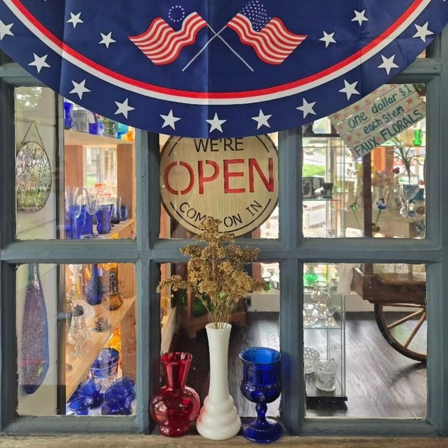 Come check us out! Heading into our first Summer Season! Located in @historicsmithvillenj
'glass nook' - a second firing to shelf life
Vintage, repurposed and recycled glass... glassware, vases, statues, trinket dishes, and more!
Memorial Day ❤️🫶💙
#vintageglass #supportsmallbusiness #smithvillestrong #smithvillenj #glassnook
