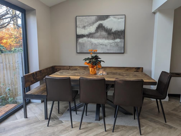 Our corner bench set paired with the signature Spider Pedestal base, finished in a rich Dark Oak for a warm, timeless look 🪵✨
Handmade to order and built to bring everyone together.
#RCCFurniture #CornerBench #DarkOak #DiningRoomInspo #MadeInSheffield