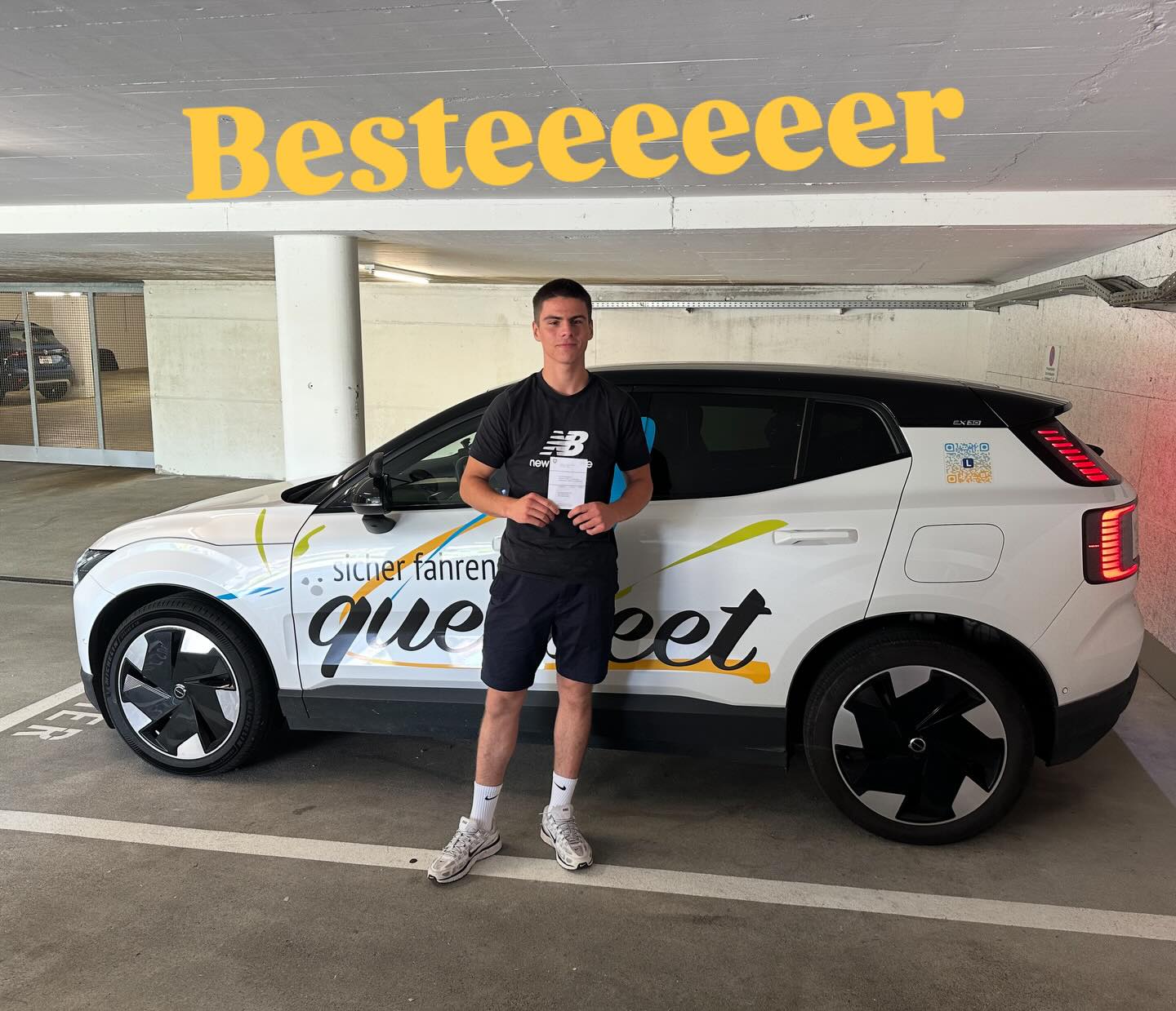 Gratulation @fynn_zg zur bestandenen Prüfung 🚗🏁
Wirklich cool und extrem entspannt 😌 hast du diese Prüfung in Angriff genommen. 💪🏼👏🏼
Top Leistung 🎉🎉🎉🎉🎉
Vielen Dank und allzeit gute Fahrt. 🏁🍀🥳🙋🏻♂️
#fahrschulehagendorn #topausbildung #volvoex30