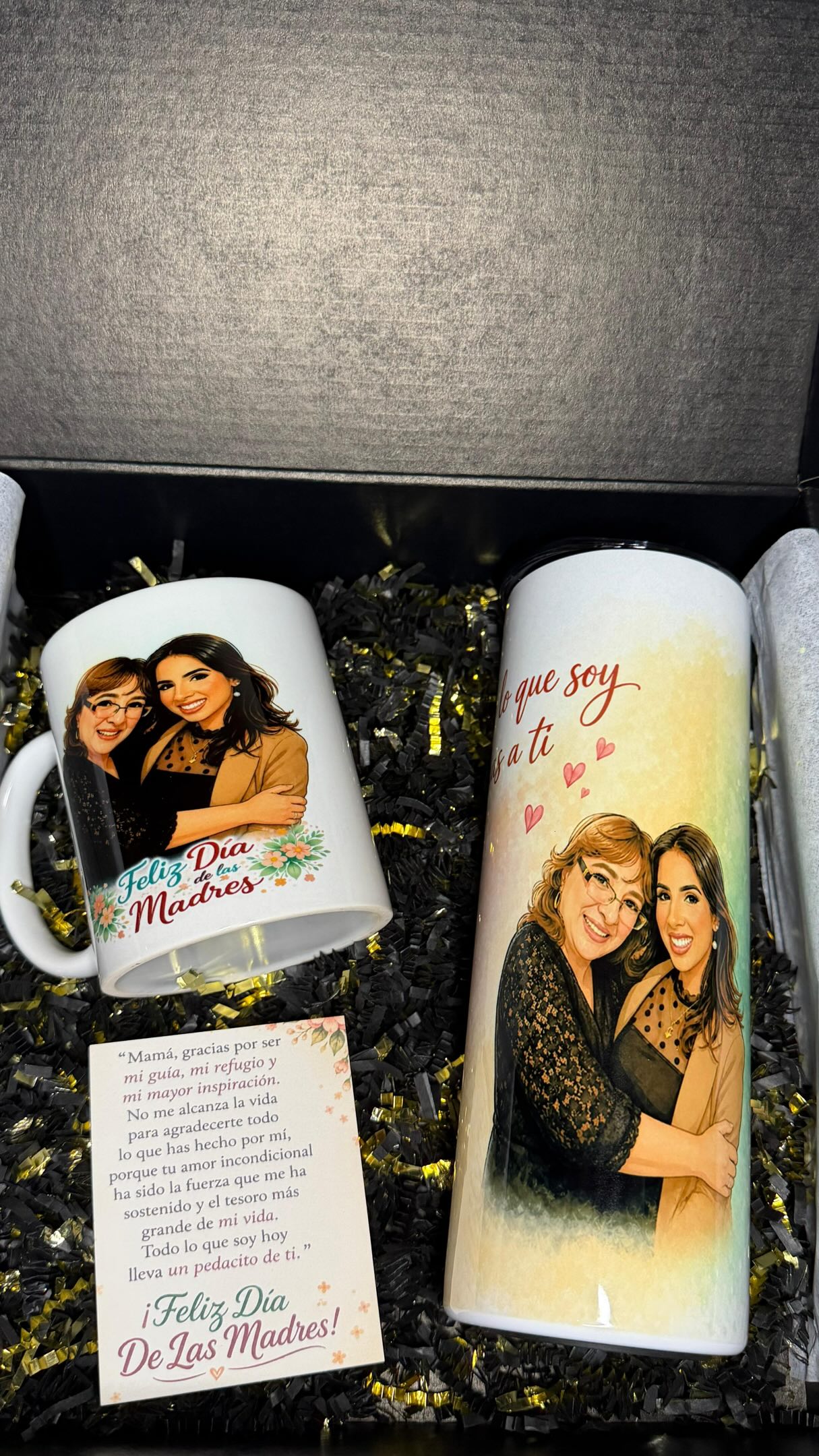 Mamá merece algo tan especial como ella 💐
Este Día de las Madres tenemos nuestra 💕 Cajita para Mamá 💕 personalizada que incluye:
✨ Taza personalizada
✨ Tumbler personalizado
✨ Empaque listo para regalar
(El diseño se personaliza por cliente)
Un detalle único para decirle cuánto la amas 💖
Disponible por tiempo limitado – $35
Ordena el tuyo hoy por DM o en nuestra página.
Cierre de órdenes: viernes, 8 de mayo