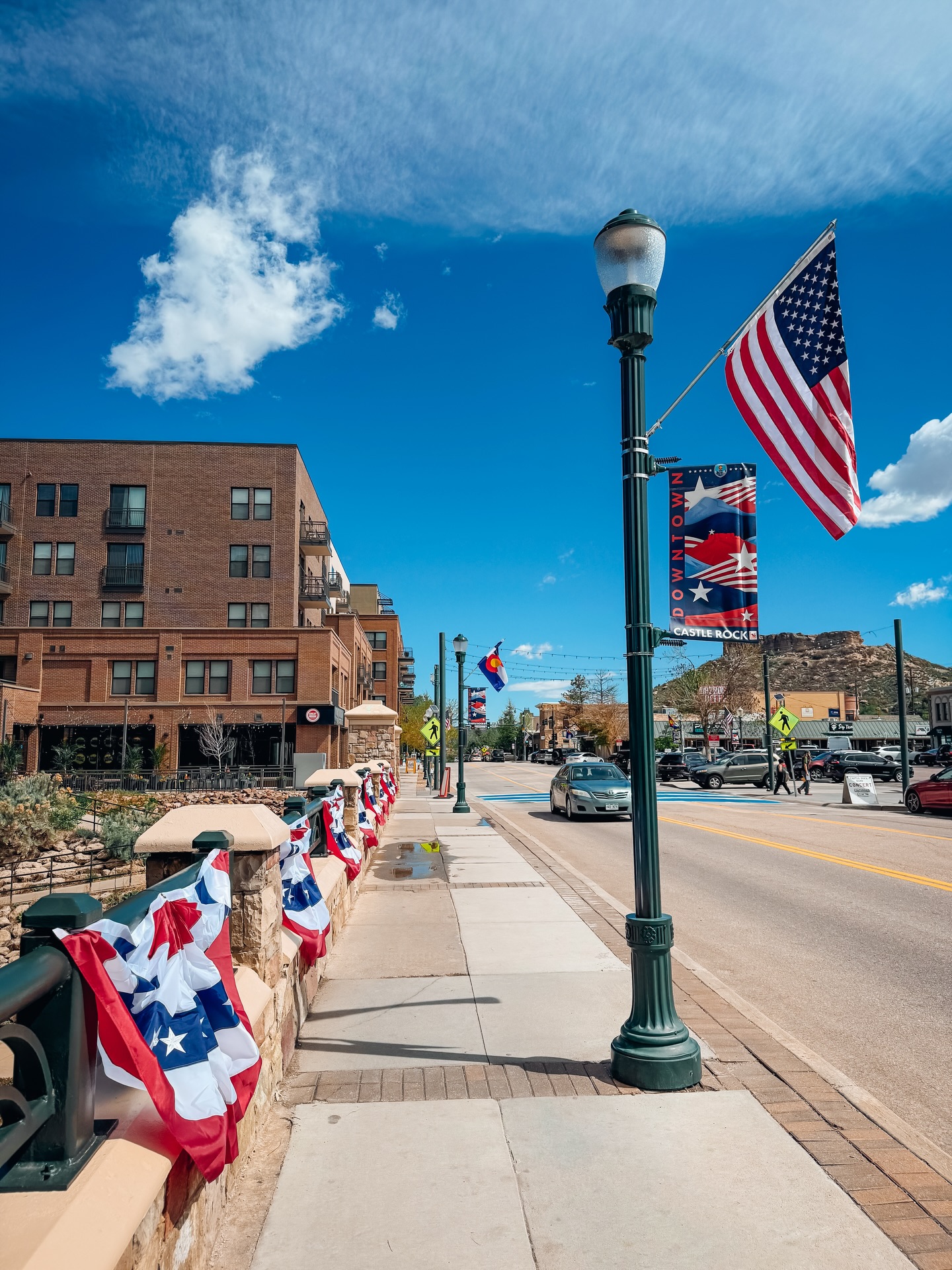 Stars, stripes and sunshine on this Memorial Day ☀️ Waving the colors proudly, in memory of many and in honor of all. 🇺🇸