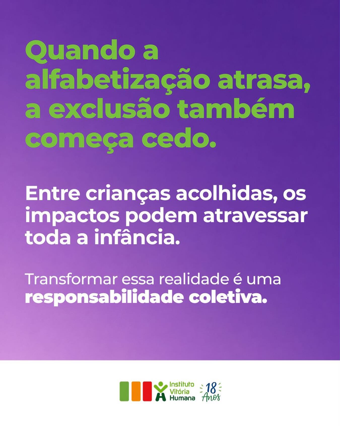 Entre crianças e adolescentes acolhidos institucionalmente, as dificuldades na alfabetização costumam ser atravessadas por vulnerabilidade social, rupturas familiares, sofrimento psíquico, deficiência, TEA ou TDAH.
Os impactos vão muito além da aprendizagem: atingem autoestima, confiança, pertencimento, autonomia e perspectivas de futuro.
Nas famílias adotivas, muitos filhos chegam com grandes defasagens pedagógicas e históricos de exclusão escolar. Frequentemente, são necessários anos de acolhimento, acompanhamento e reconstrução emocional até que consigam voltar a acreditar na própria capacidade de aprender.
Por isso, alfabetizar não pode ser uma responsabilidade isolada da escola.
É necessária uma atuação conjunta entre educação, saúde mental, assistência social, atendimento especializado, famílias e toda a rede de proteção.
Transformar essa realidade é uma responsabilidade coletiva.
Alfabetizar também é reparar, acolher e devolver possibilidades.
#dianacionaldaadocao #adocao #institutovitoriahumana #ivh #vitoriadesantoantao