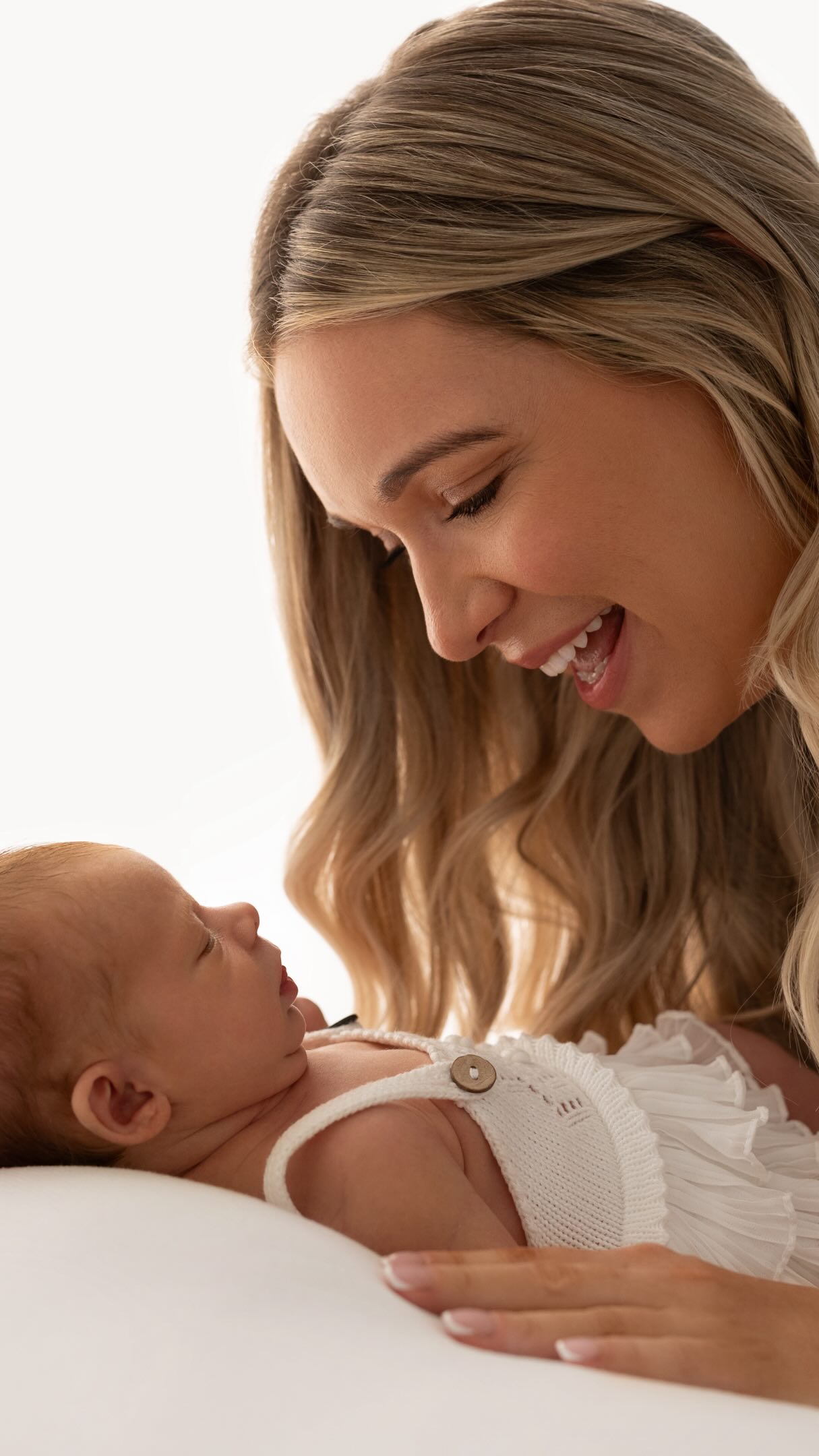 It’s the little things that make up the big things 💫
I still cannot believe that my job is to capture babies and all their gorgeous details.
Every session, every family that walks into my studio brings something different, but one thing ties you all together.
Your love and dedication to your babies.
You simply wouldn’t even have a session if you didn’t value preserving this time, and celebrating them.
It brings me so much joy to bring presence to this whirlwind of a time, and show you, your child from a different perspective.
To dream jobs ✨