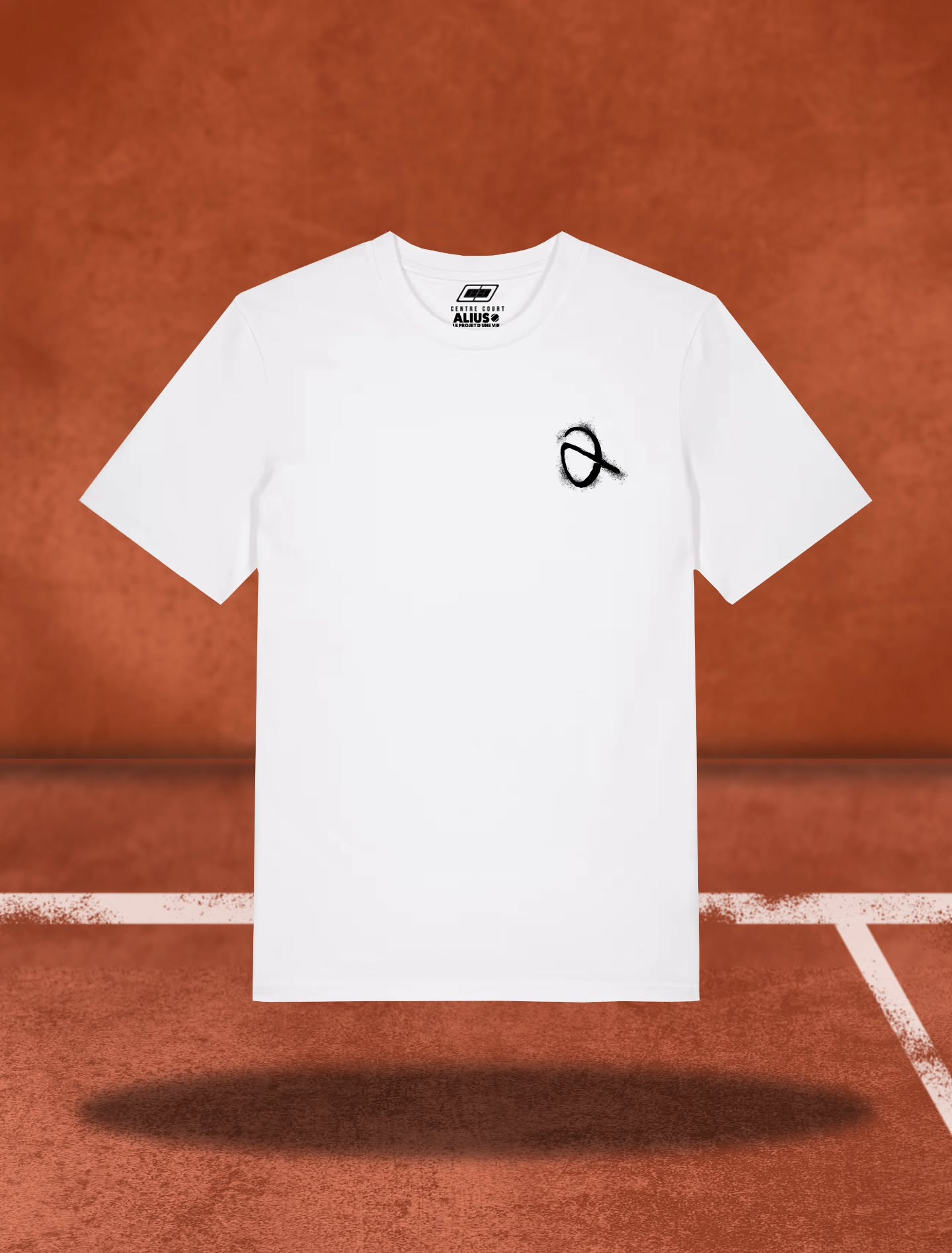 CENTRE COURT X @alius_ytb
CENTRE COURT célèbre une nouvelle fois le jeune et talentueux joueur//youtubeur avec 2 nouvelles pièces hyper stylées.
CENTRE COURT s'associe au projet d'Alius, qui a décidé de se consacrer au tennis à 100% dès la rentrée en intégrant un programme pro.
Ce programme a évidemment un coût et nous avons décidé de lui créer des pièces uniques à cette occasion.
Pour chaque tee-shirt précommandé, 5 € seront reversés dans la cagnotte qui servira à financer son courageux projet, le projet d'une vie. Il vous explique tout en détail dans cette vidéo : https://youtu.be/Qo9fWkbpw04?si=WpsmA3FV7g0gyb_g.
---------------------🎾🎸--------------------------
Précommande (livraison DÉBUT JUILLET)
Ce nouveau tee-shirt unisexe arbore le logo d'Alius "Spray edition" coté coeur, ainsi qu'une griffe personnalisée à l'intérieur du col faisant référence à son projet.
Un style basique mais unique, un confort sans égal, fabriqué en coton 100% BIO, avec marquage made in France.
2 coloris en édition limitée.
SHOP NOW :
www.centrecourt-tennisapparel.com
ROCK'N'ROLL TENNIS IS NOT DEAD 🎾🎸
CENTRE COURT EST UNE MARQUE FRANÇAISE