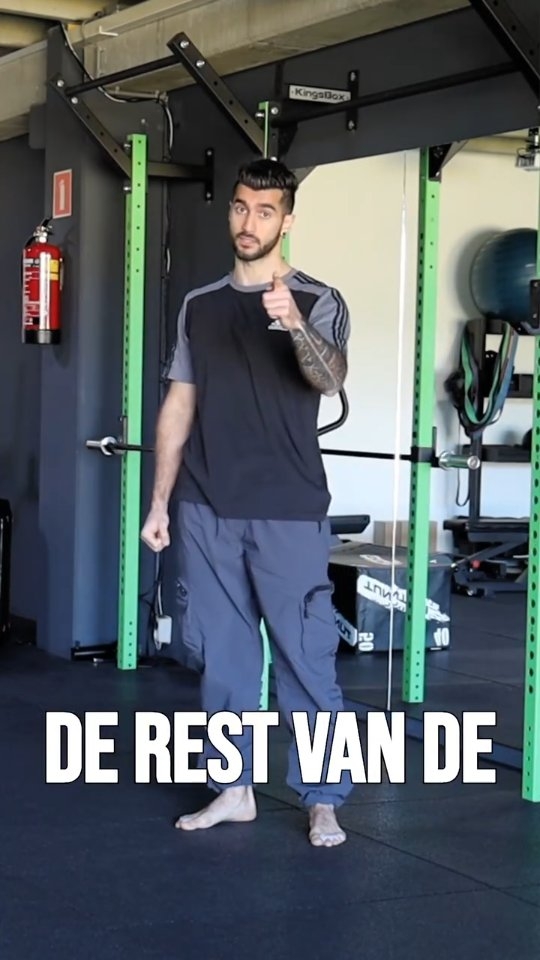 Het Voordeel van Ochtend Workouts: Start Je Dag Sterk!
Ochtendworkouts zijn niet alleen goed voor je lichaam, maar ook voor je mentale gezondheid. Door je dag vroeg te beginnen met een training, zet je de toon voor een productieve en energieke dag.
-Verhoogt je energie voor de rest van de dag ⚡
-Verbeterde focus en mentale helderheid 🧠
-Boost je metabolisme en verbrandt meer calorieën 💥
-Versterkt je discipline en zorgt voor een gevoel van voldoening 💯
-Verbetert je stemming en vermindert stress door endorfines 🎉
🔹 Tip: Start je ochtend rustig met lichte stretches of een korte cardio sessie om je lichaam wakker te maken en je energieniveau te verhogen!
Woon je in Amsterdam Noord en wil je samen werken aan een gezonde levensstijl met ochtendtrainingen? 📍💪 Kom langs bij Original Physic!
📍 Original Physic - Gedempt Hamerkanaal 10, 1021 KM Amsterdam
🔗 Meer info & training boeken → www.kebkokabakibi.com & www.originalphysic.nl
💬 Train jij liever ’s ochtends? Deel jouw ochtendroutine in de reacties! ⬇️
#OchtendWorkouts #PersonalTrainerAmsterdam #AmsterdamNoord #OriginalPhysic #OchtendRoutine