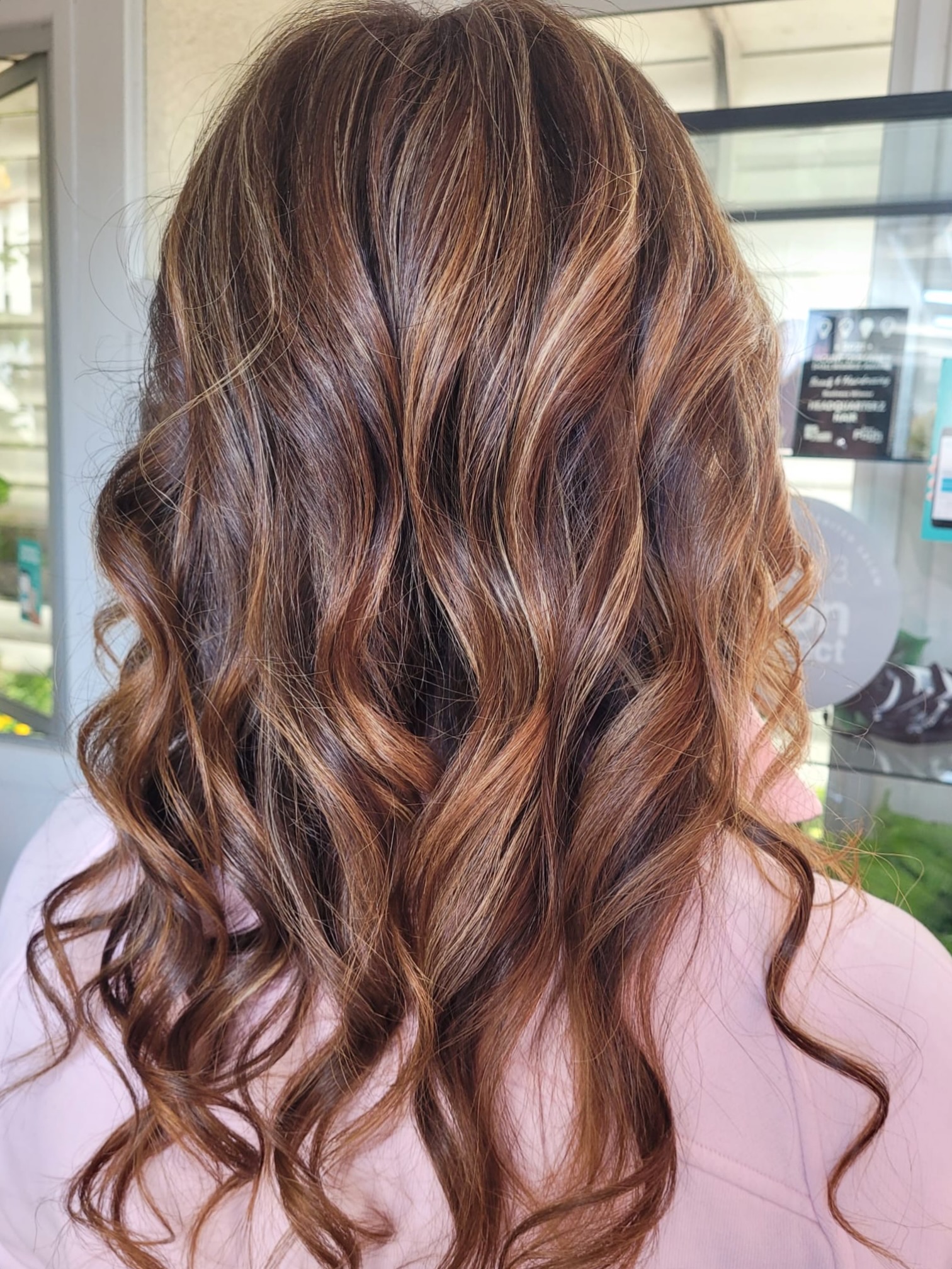 Another breathtaking hair transformation at Headquarterz 😍 Colour, texture and depth bringing our clients vision to life. Swipe to witness the incredible difference ✨