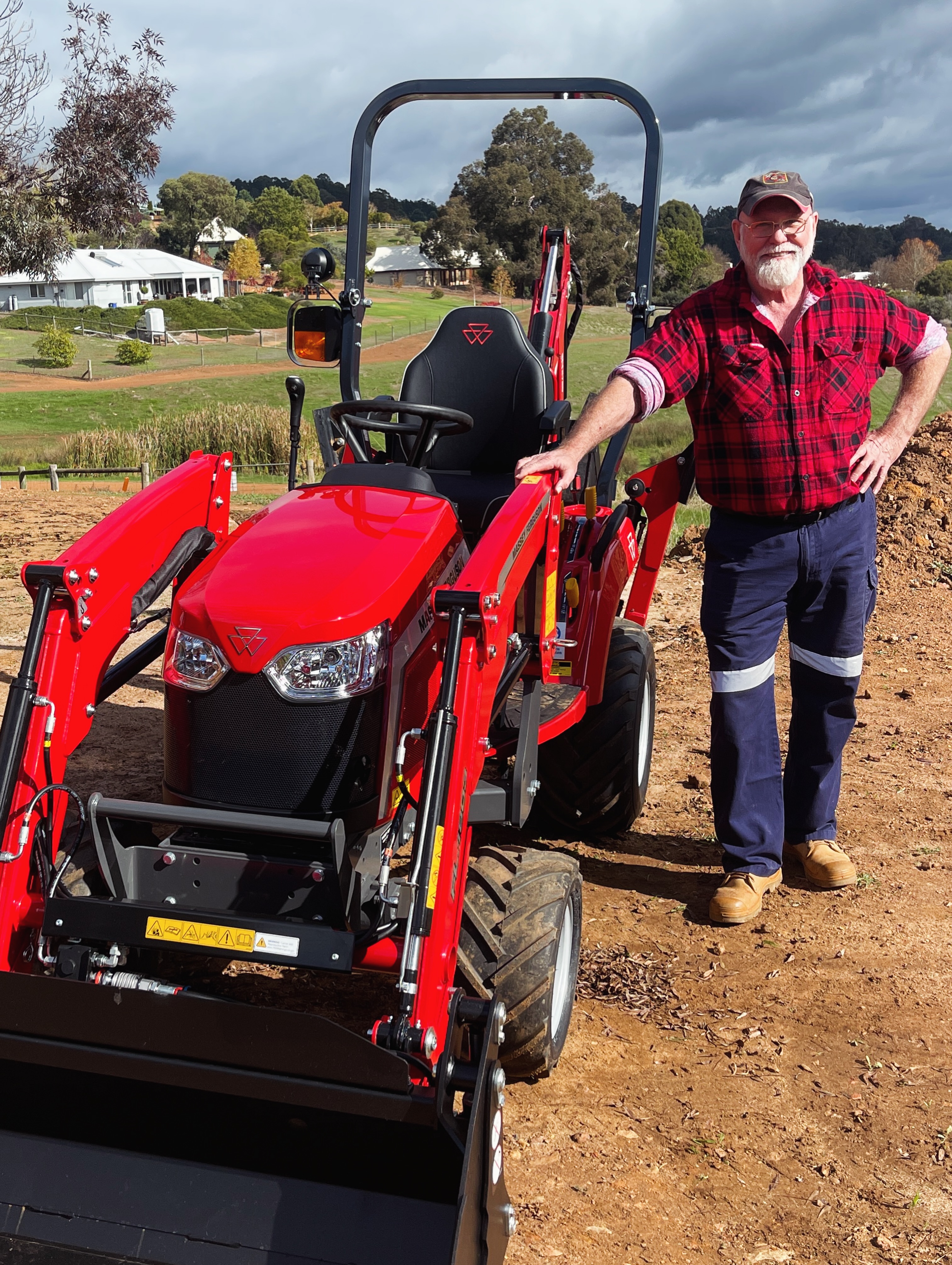 Another New Massey Owner!
Peter was all smiles when our team delivered his new MF1GC Tractor equipped with a 4in1 Bucket, and big Backhoe to get work done at his Hestor Brook property.
This brand new model comes standard with:
✅ Premium high back MF embroidery seat
✅ Storage console including phone holder and 12V socket
✅ Reversible seat for easy backhoe operation
And lots more.
Thanks for your business Peter.
#bridgetown #masseyferguson #masseyfergusontractor #manjimup #northcliffe
