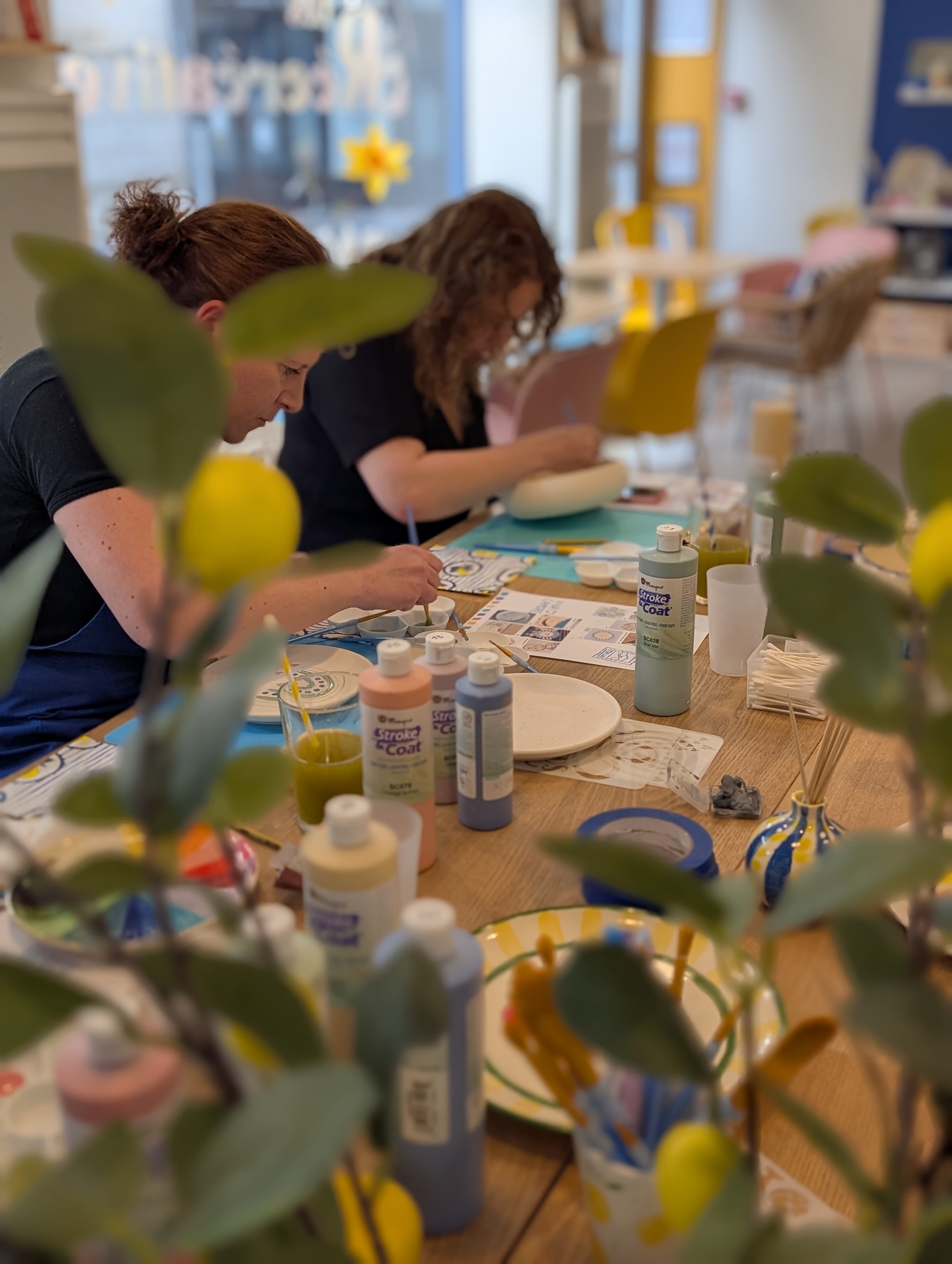 Le retour de la soirée peinture sur céramique thème Dolce Vita est là ! ✨🍋
Ambiance soleil, vibes italiennes, peinture, créativité… bref, une soirée douce comme on l’aime ☀️🎨
📅 Vendredi 29 mai
🕖 19h – 21h30
💸 45€
⚠️ Place limité - Réservation sur note site
Alors… tu seras là ? 💛
#ceramique #soireecreative #dolcevita #ateliercreatif #tours #soiréepeinturesurceramique #soirée