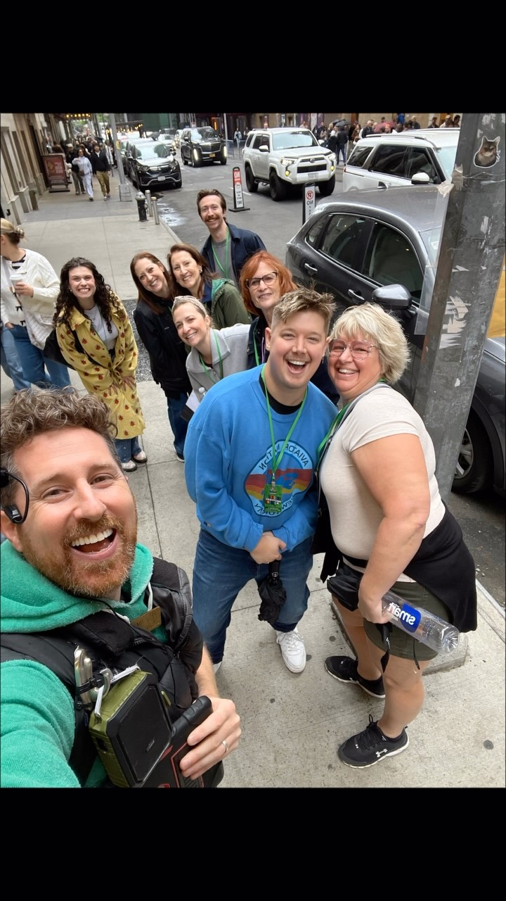What a wonderful week! The rain didn’t deter these smiling faces from exploring our Broadway sidewalks with us, and we can’t wait to keep the fun going this holiday weekend as we head into next week. 💚 #SelfieSunday