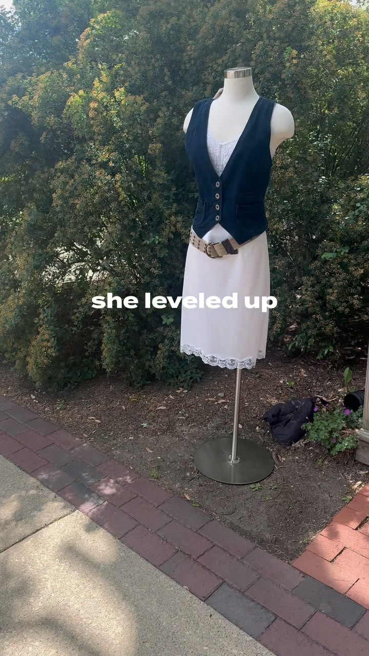 Marta has been quietly - okay not so quietly if you were paying attention - curating the best 90s and 00s finds in the western suburbs online and out of a side street shed.
Not anymore. 💃😎
Sweetness Clothing just moved into a gorgeous new space on Third Street in Geneva and it is everything ✨
Go find her.
Support her.
Fill your closet with things that actually have a story.
@sweetnessclothing
sweetnessclothing.com
📍 Geneva IL
