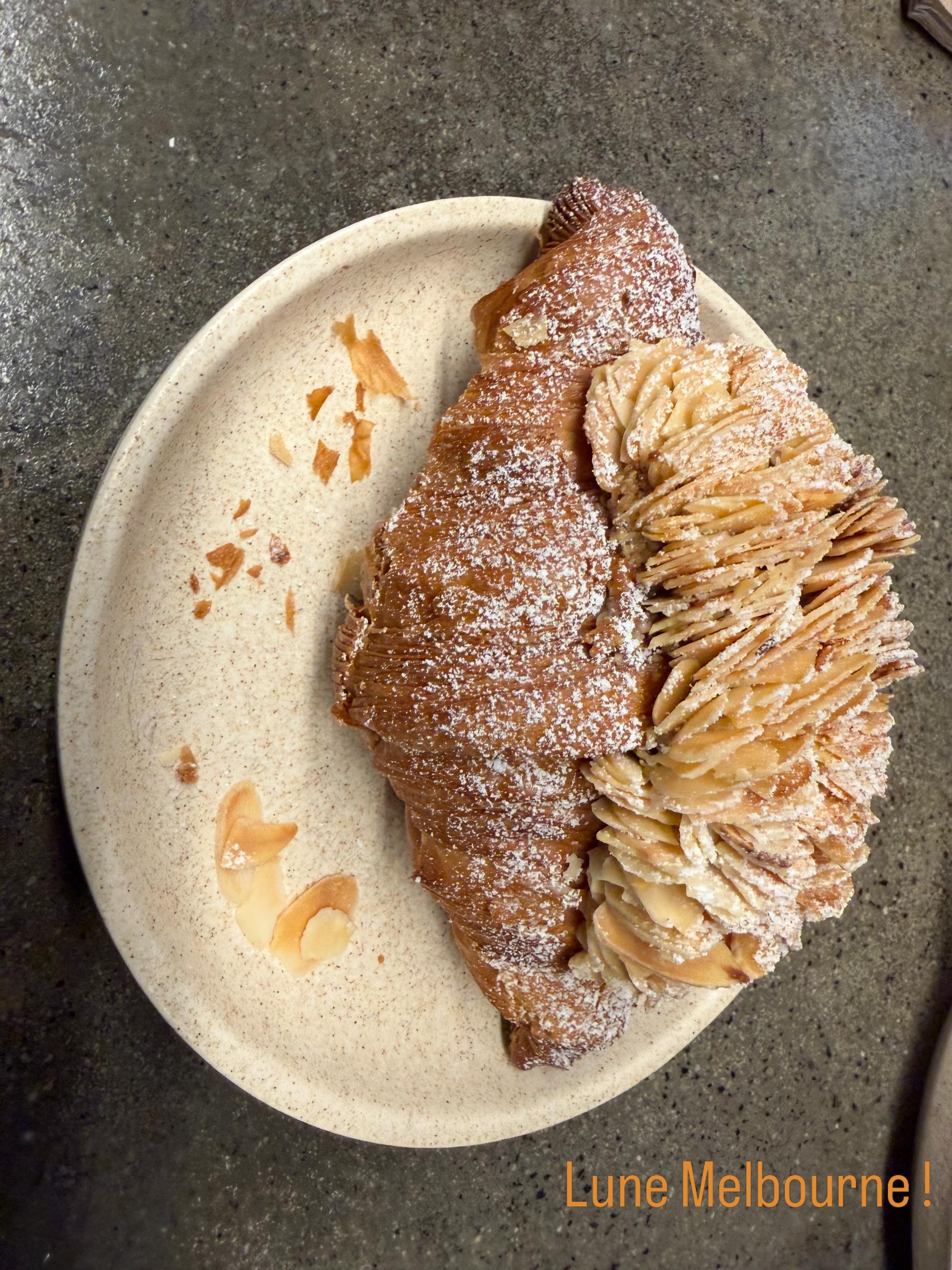 And that’s gotta be one of the best croissants in the world. @lunecroissant