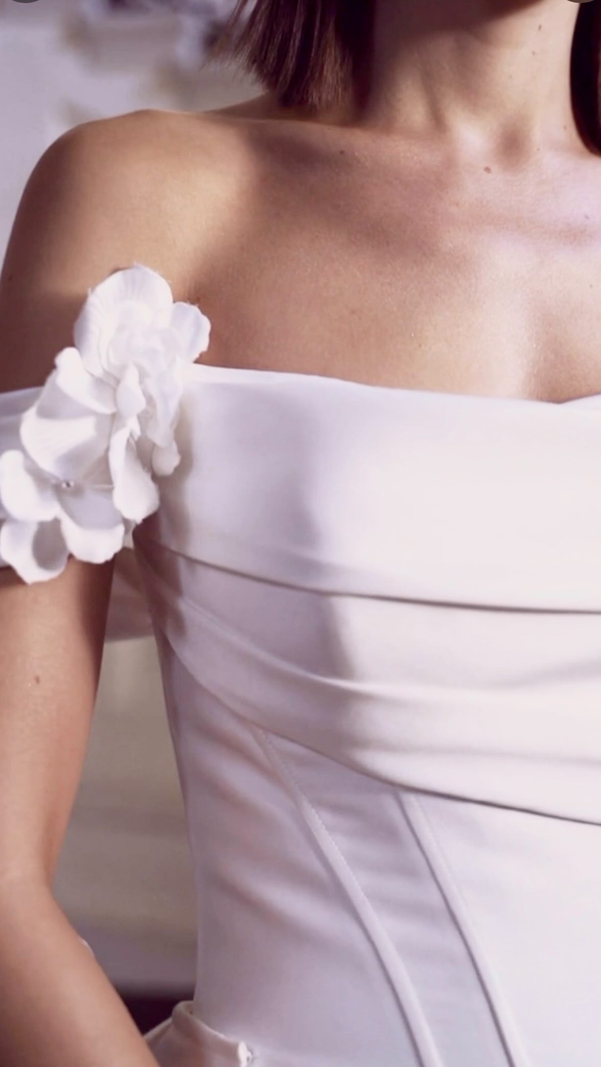 Wrapped in romance, draped in elegance 🤍
The Florentina by @elyseebridaldesign is the definition of timeless bridal beauty, soft ruching, delicate floral detailing, and a silhouette that feels like a dream.
For the bride who wants effortless sophistication with a touch of modern romance.
#Elyseebride #Florentina #BridalAesthetic #WeddingDressInspo #LuxuryBride