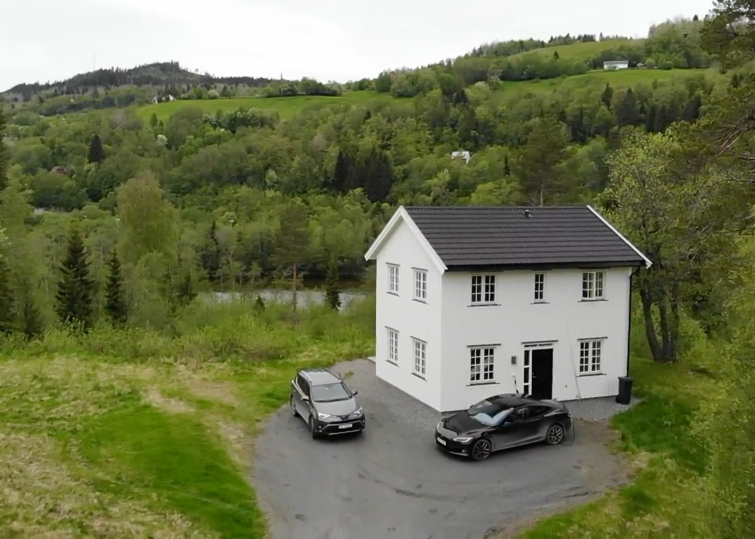 Stay in a traditional Norwegian lodge with annex and enjoy exclusive access to three private fishing pools on the Orkla River. 🎣
Discover more at kanalholen.com
#salmonfishing #flyfishing #orkla #norway #fishinglodge