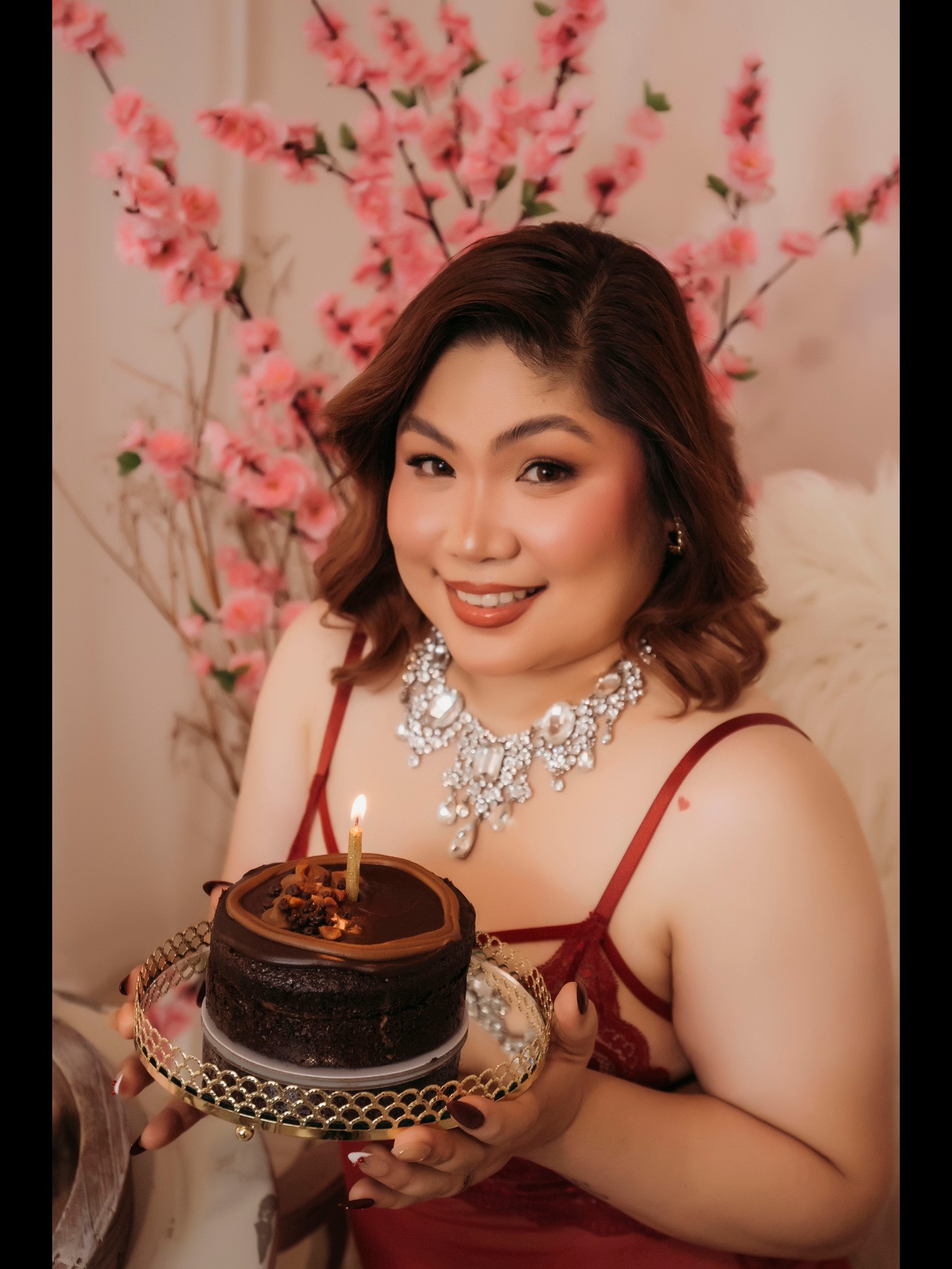 "Fear fades when you embrace authenticity."💕
.
.
#boudoir #boudoirphotos #boudoirphotography #sydneyboudoir #sydney #empoweringwomen #selflove #loveyourself #boudoirprofessional #powerback