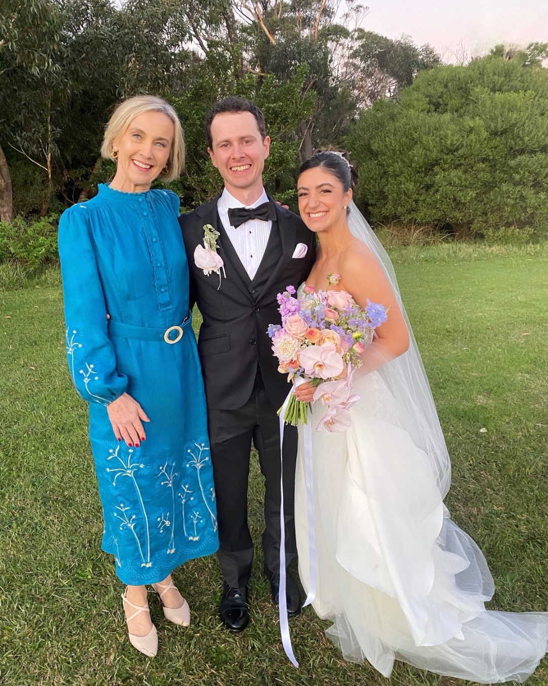 Happy 1st anniversary Mr and Mrs Hayes. So much to celebrate this week with your family. Loved the planning, the ceremony and the vows. What a wedding ceremony high that was.
Gabi 😘
Photo 2 credit @colestudios
HMUA @amandalamonicamakeupartist
Florist @alwaysflowersandhomekiama